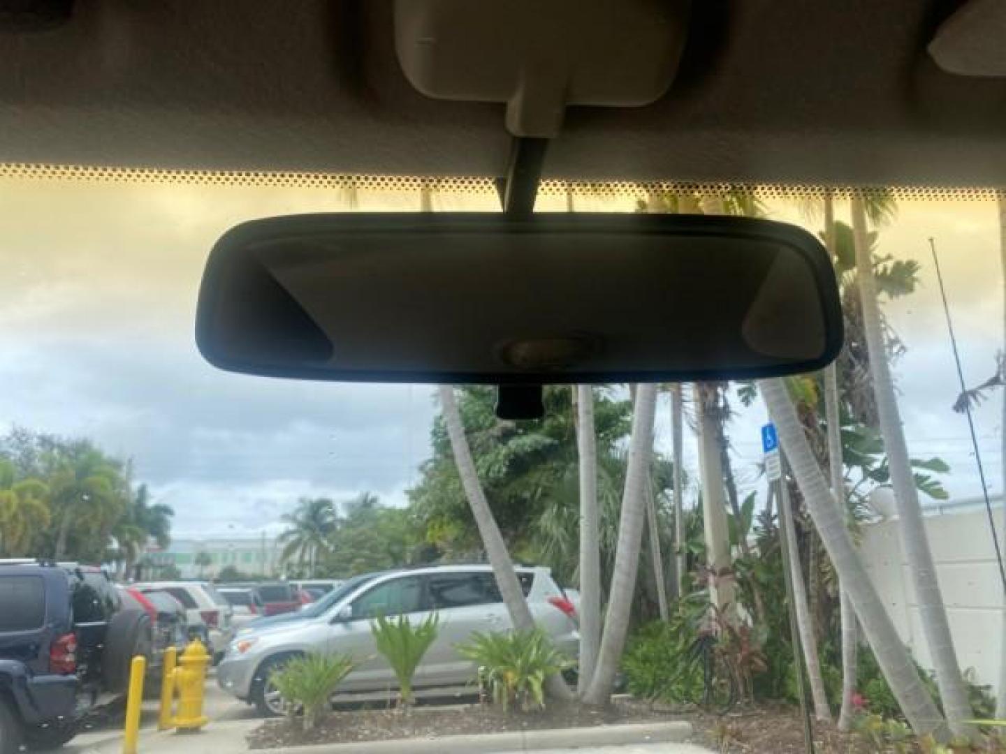 2002 White /Gray Kia Sportage SUV LOW MILES 37,679 (KNDJB723325) with an 2.0L DOHC MPFI 16-Valve Inline 4-Cyl Engine engine, Automatic transmission, located at 4701 North Dixie Hwy, Pompano Beach, FL, 33064, (954) 422-2889, 26.240938, -80.123474 - OUR WEBPAGE FLORIDACARS1.COM HAS OVER 100 PHOTOS AND FREE CARFAX LINK 2002 KIA SPORTAGE VIN: KNDJB723325123795 K N D J B 7 2 3 3 2 5 1 2 3 7 9 5 4 DOOR WAGON/SPORT UTILITY 2.0L I4 F DOHC 16V GASOLINE REAR WHEEL DRIVE Features Air Conditioning Alloy Wheels AM/FM Stereo Automatic Transmission CD Audio - Photo#51