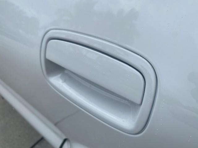 2002 White /Gray Kia Sportage SUV LOW MILES 37,688 (KNDJB723325) with an 2.0L DOHC MPFI 16-Valve Inline 4-Cyl Engine engine, Automatic transmission, located at 4701 North Dixie Hwy, Pompano Beach, FL, 33064, (954) 422-2889, 26.240938, -80.123474 - OUR WEBPAGE FLORIDACARS1.COM HAS OVER 100 PHOTOS AND FREE CARFAX LINK 2002 KIA SPORTAGE VIN: KNDJB723325123795 K N D J B 7 2 3 3 2 5 1 2 3 7 9 5 4 DOOR WAGON/SPORT UTILITY 2.0L I4 F DOHC 16V GASOLINE REAR WHEEL DRIVE Features Air Conditioning Alloy Wheels AM/FM Stereo Automatic Transmission CD Audio - Photo#55