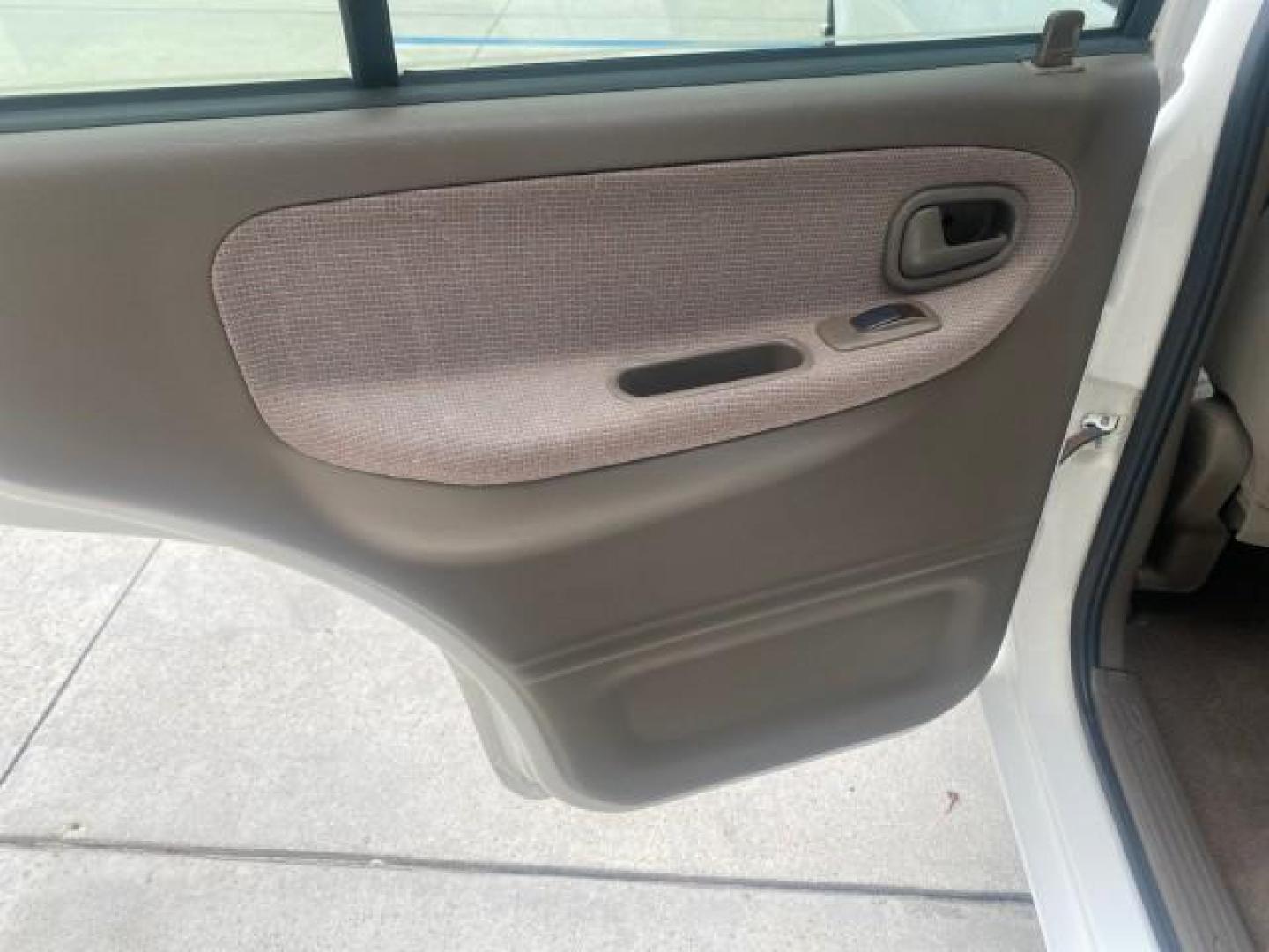 2002 White /Gray Kia Sportage SUV LOW MILES 37,679 (KNDJB723325) with an 2.0L DOHC MPFI 16-Valve Inline 4-Cyl Engine engine, Automatic transmission, located at 4701 North Dixie Hwy, Pompano Beach, FL, 33064, (954) 422-2889, 26.240938, -80.123474 - OUR WEBPAGE FLORIDACARS1.COM HAS OVER 100 PHOTOS AND FREE CARFAX LINK 2002 KIA SPORTAGE VIN: KNDJB723325123795 K N D J B 7 2 3 3 2 5 1 2 3 7 9 5 4 DOOR WAGON/SPORT UTILITY 2.0L I4 F DOHC 16V GASOLINE REAR WHEEL DRIVE Features Air Conditioning Alloy Wheels AM/FM Stereo Automatic Transmission CD Audio - Photo#56