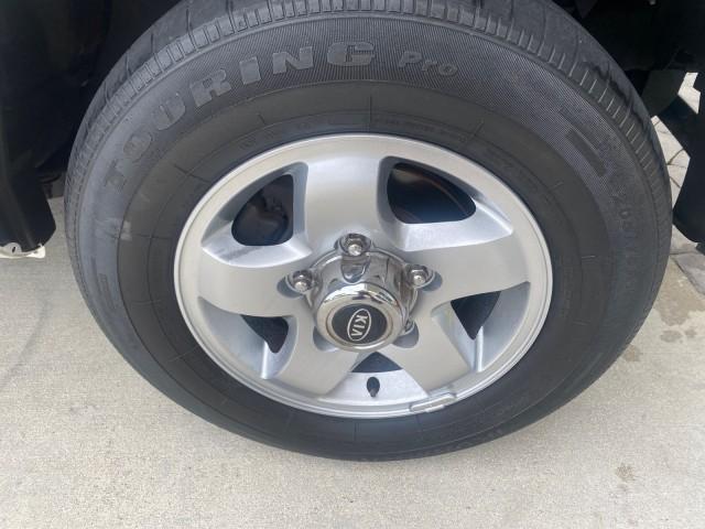 2002 White /Gray Kia Sportage SUV LOW MILES 37,688 (KNDJB723325) with an 2.0L DOHC MPFI 16-Valve Inline 4-Cyl Engine engine, Automatic transmission, located at 4701 North Dixie Hwy, Pompano Beach, FL, 33064, (954) 422-2889, 26.240938, -80.123474 - OUR WEBPAGE FLORIDACARS1.COM HAS OVER 100 PHOTOS AND FREE CARFAX LINK 2002 KIA SPORTAGE VIN: KNDJB723325123795 K N D J B 7 2 3 3 2 5 1 2 3 7 9 5 4 DOOR WAGON/SPORT UTILITY 2.0L I4 F DOHC 16V GASOLINE REAR WHEEL DRIVE Features Air Conditioning Alloy Wheels AM/FM Stereo Automatic Transmission CD Audio - Photo#75