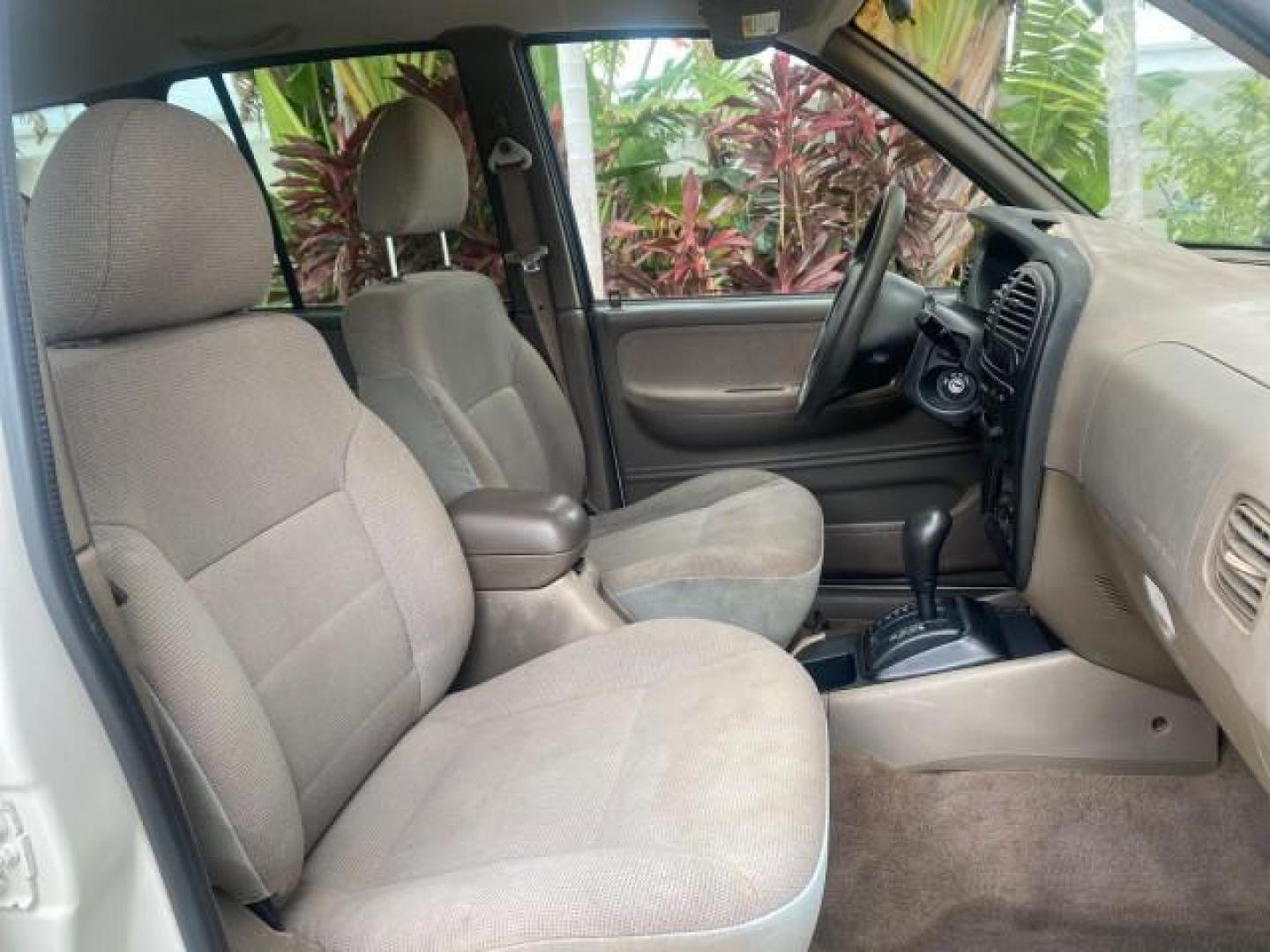 2002 White /Gray Kia Sportage SUV LOW MILES 37,679 (KNDJB723325) with an 2.0L DOHC MPFI 16-Valve Inline 4-Cyl Engine engine, Automatic transmission, located at 4701 North Dixie Hwy, Pompano Beach, FL, 33064, (954) 422-2889, 26.240938, -80.123474 - OUR WEBPAGE FLORIDACARS1.COM HAS OVER 100 PHOTOS AND FREE CARFAX LINK 2002 KIA SPORTAGE VIN: KNDJB723325123795 K N D J B 7 2 3 3 2 5 1 2 3 7 9 5 4 DOOR WAGON/SPORT UTILITY 2.0L I4 F DOHC 16V GASOLINE REAR WHEEL DRIVE Features Air Conditioning Alloy Wheels AM/FM Stereo Automatic Transmission CD Audio - Photo#83