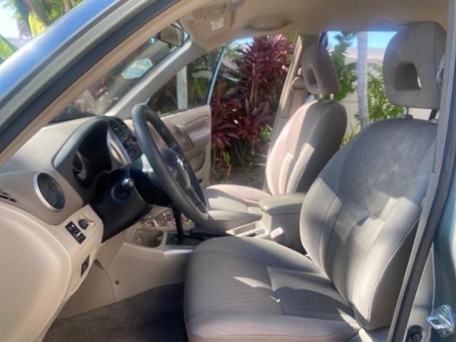 2005 Titanium Metallic /Taupe Toyota RAV4 LOW MILES 46,167 18 SERVICES (JTEGD20V650) with an 2.4L DOHC SFI 16-Valve VVT-i 4-Cyl Engine engine, Automatic transmission, located at 4701 North Dixie Hwy, Pompano Beach, FL, 33064, (954) 422-2889, 26.240938, -80.123474 - OUR WEBPAGE FLORIDACARS1.COM HAS OVER 100 PHOTOS AND FREE CARFAX LINK 2005 TOYOTA RAV4 VIN: JTEGD20V650076982 J T E G D 2 0 V 6 5 0 0 7 6 9 8 2 4 DOOR WAGON/SPORT UTILITY 2.4L I4 F DOHC 16V GASOLINE FRONT WHEEL DRIVE Features ABS Brakes Air Conditioning AM/FM Stereo Automatic Transmission Cassette P - Photo#10