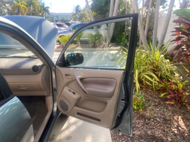 2005 Titanium Metallic /Taupe Toyota RAV4 LOW MILES 46,167 18 SERVICES (JTEGD20V650) with an 2.4L DOHC SFI 16-Valve VVT-i 4-Cyl Engine engine, Automatic transmission, located at 4701 North Dixie Hwy, Pompano Beach, FL, 33064, (954) 422-2889, 26.240938, -80.123474 - OUR WEBPAGE FLORIDACARS1.COM HAS OVER 100 PHOTOS AND FREE CARFAX LINK 2005 TOYOTA RAV4 VIN: JTEGD20V650076982 J T E G D 2 0 V 6 5 0 0 7 6 9 8 2 4 DOOR WAGON/SPORT UTILITY 2.4L I4 F DOHC 16V GASOLINE FRONT WHEEL DRIVE Features ABS Brakes Air Conditioning AM/FM Stereo Automatic Transmission Cassette P - Photo#11
