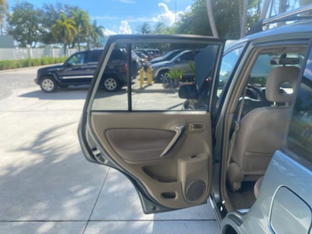 2005 Titanium Metallic /Taupe Toyota RAV4 LOW MILES 46,167 18 SERVICES (JTEGD20V650) with an 2.4L DOHC SFI 16-Valve VVT-i 4-Cyl Engine engine, Automatic transmission, located at 4701 North Dixie Hwy, Pompano Beach, FL, 33064, (954) 422-2889, 26.240938, -80.123474 - OUR WEBPAGE FLORIDACARS1.COM HAS OVER 100 PHOTOS AND FREE CARFAX LINK 2005 TOYOTA RAV4 VIN: JTEGD20V650076982 J T E G D 2 0 V 6 5 0 0 7 6 9 8 2 4 DOOR WAGON/SPORT UTILITY 2.4L I4 F DOHC 16V GASOLINE FRONT WHEEL DRIVE Features ABS Brakes Air Conditioning AM/FM Stereo Automatic Transmission Cassette P - Photo#13