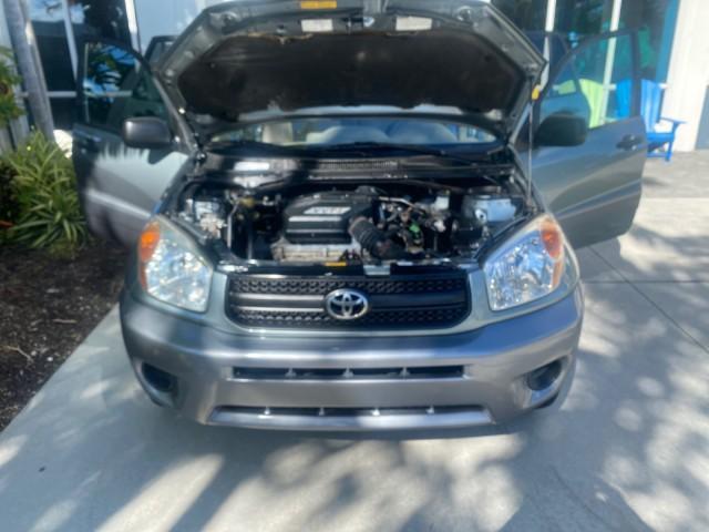 2005 Titanium Metallic /Taupe Toyota RAV4 LOW MILES 46,167 18 SERVICES (JTEGD20V650) with an 2.4L DOHC SFI 16-Valve VVT-i 4-Cyl Engine engine, Automatic transmission, located at 4701 North Dixie Hwy, Pompano Beach, FL, 33064, (954) 422-2889, 26.240938, -80.123474 - OUR WEBPAGE FLORIDACARS1.COM HAS OVER 100 PHOTOS AND FREE CARFAX LINK 2005 TOYOTA RAV4 VIN: JTEGD20V650076982 J T E G D 2 0 V 6 5 0 0 7 6 9 8 2 4 DOOR WAGON/SPORT UTILITY 2.4L I4 F DOHC 16V GASOLINE FRONT WHEEL DRIVE Features ABS Brakes Air Conditioning AM/FM Stereo Automatic Transmission Cassette P - Photo#17