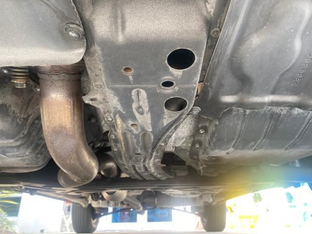 2005 Titanium Metallic /Taupe Toyota RAV4 LOW MILES 46,167 18 SERVICES (JTEGD20V650) with an 2.4L DOHC SFI 16-Valve VVT-i 4-Cyl Engine engine, Automatic transmission, located at 4701 North Dixie Hwy, Pompano Beach, FL, 33064, (954) 422-2889, 26.240938, -80.123474 - OUR WEBPAGE FLORIDACARS1.COM HAS OVER 100 PHOTOS AND FREE CARFAX LINK 2005 TOYOTA RAV4 VIN: JTEGD20V650076982 J T E G D 2 0 V 6 5 0 0 7 6 9 8 2 4 DOOR WAGON/SPORT UTILITY 2.4L I4 F DOHC 16V GASOLINE FRONT WHEEL DRIVE Features ABS Brakes Air Conditioning AM/FM Stereo Automatic Transmission Cassette P - Photo#21