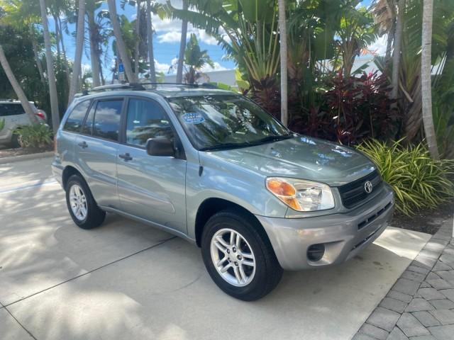 2005 Titanium Metallic /Taupe Toyota RAV4 LOW MILES 46,167 18 SERVICES (JTEGD20V650) with an 2.4L DOHC SFI 16-Valve VVT-i 4-Cyl Engine engine, Automatic transmission, located at 4701 North Dixie Hwy, Pompano Beach, FL, 33064, (954) 422-2889, 26.240938, -80.123474 - OUR WEBPAGE FLORIDACARS1.COM HAS OVER 100 PHOTOS AND FREE CARFAX LINK 2005 TOYOTA RAV4 VIN: JTEGD20V650076982 J T E G D 2 0 V 6 5 0 0 7 6 9 8 2 4 DOOR WAGON/SPORT UTILITY 2.4L I4 F DOHC 16V GASOLINE FRONT WHEEL DRIVE Features ABS Brakes Air Conditioning AM/FM Stereo Automatic Transmission Cassette P - Photo#24
