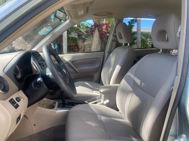 2005 Titanium Metallic /Taupe Toyota RAV4 LOW MILES 46,167 18 SERVICES (JTEGD20V650) with an 2.4L DOHC SFI 16-Valve VVT-i 4-Cyl Engine engine, Automatic transmission, located at 4701 North Dixie Hwy, Pompano Beach, FL, 33064, (954) 422-2889, 26.240938, -80.123474 - OUR WEBPAGE FLORIDACARS1.COM HAS OVER 100 PHOTOS AND FREE CARFAX LINK 2005 TOYOTA RAV4 VIN: JTEGD20V650076982 J T E G D 2 0 V 6 5 0 0 7 6 9 8 2 4 DOOR WAGON/SPORT UTILITY 2.4L I4 F DOHC 16V GASOLINE FRONT WHEEL DRIVE Features ABS Brakes Air Conditioning AM/FM Stereo Automatic Transmission Cassette P - Photo#32