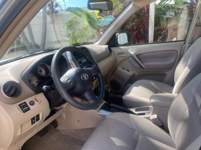 2005 Titanium Metallic /Taupe Toyota RAV4 LOW MILES 46,167 18 SERVICES (JTEGD20V650) with an 2.4L DOHC SFI 16-Valve VVT-i 4-Cyl Engine engine, Automatic transmission, located at 4701 North Dixie Hwy, Pompano Beach, FL, 33064, (954) 422-2889, 26.240938, -80.123474 - OUR WEBPAGE FLORIDACARS1.COM HAS OVER 100 PHOTOS AND FREE CARFAX LINK 2005 TOYOTA RAV4 VIN: JTEGD20V650076982 J T E G D 2 0 V 6 5 0 0 7 6 9 8 2 4 DOOR WAGON/SPORT UTILITY 2.4L I4 F DOHC 16V GASOLINE FRONT WHEEL DRIVE Features ABS Brakes Air Conditioning AM/FM Stereo Automatic Transmission Cassette P - Photo#36