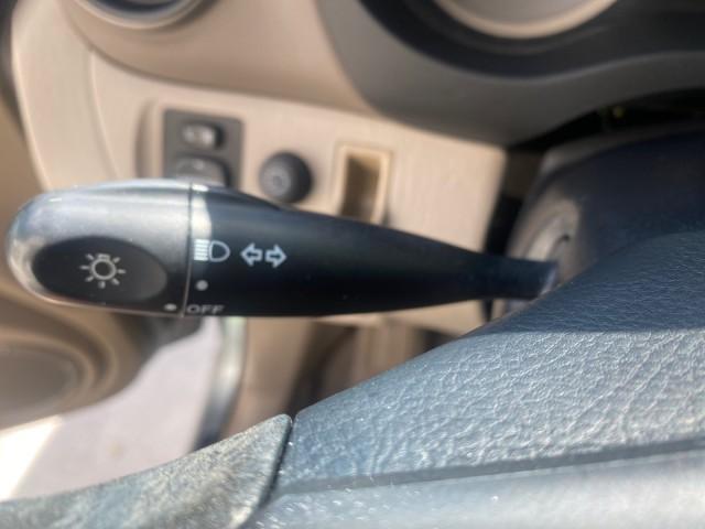 2005 Titanium Metallic /Taupe Toyota RAV4 LOW MILES 46,167 18 SERVICES (JTEGD20V650) with an 2.4L DOHC SFI 16-Valve VVT-i 4-Cyl Engine engine, Automatic transmission, located at 4701 North Dixie Hwy, Pompano Beach, FL, 33064, (954) 422-2889, 26.240938, -80.123474 - OUR WEBPAGE FLORIDACARS1.COM HAS OVER 100 PHOTOS AND FREE CARFAX LINK 2005 TOYOTA RAV4 VIN: JTEGD20V650076982 J T E G D 2 0 V 6 5 0 0 7 6 9 8 2 4 DOOR WAGON/SPORT UTILITY 2.4L I4 F DOHC 16V GASOLINE FRONT WHEEL DRIVE Features ABS Brakes Air Conditioning AM/FM Stereo Automatic Transmission Cassette P - Photo#42