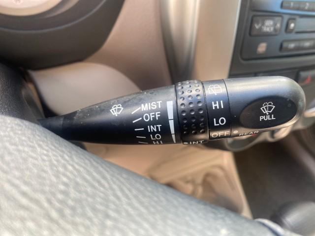 2005 Titanium Metallic /Taupe Toyota RAV4 LOW MILES 46,167 18 SERVICES (JTEGD20V650) with an 2.4L DOHC SFI 16-Valve VVT-i 4-Cyl Engine engine, Automatic transmission, located at 4701 North Dixie Hwy, Pompano Beach, FL, 33064, (954) 422-2889, 26.240938, -80.123474 - OUR WEBPAGE FLORIDACARS1.COM HAS OVER 100 PHOTOS AND FREE CARFAX LINK 2005 TOYOTA RAV4 VIN: JTEGD20V650076982 J T E G D 2 0 V 6 5 0 0 7 6 9 8 2 4 DOOR WAGON/SPORT UTILITY 2.4L I4 F DOHC 16V GASOLINE FRONT WHEEL DRIVE Features ABS Brakes Air Conditioning AM/FM Stereo Automatic Transmission Cassette P - Photo#43