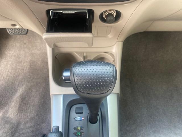 2005 Titanium Metallic /Taupe Toyota RAV4 LOW MILES 46,167 18 SERVICES (JTEGD20V650) with an 2.4L DOHC SFI 16-Valve VVT-i 4-Cyl Engine engine, Automatic transmission, located at 4701 North Dixie Hwy, Pompano Beach, FL, 33064, (954) 422-2889, 26.240938, -80.123474 - OUR WEBPAGE FLORIDACARS1.COM HAS OVER 100 PHOTOS AND FREE CARFAX LINK 2005 TOYOTA RAV4 VIN: JTEGD20V650076982 J T E G D 2 0 V 6 5 0 0 7 6 9 8 2 4 DOOR WAGON/SPORT UTILITY 2.4L I4 F DOHC 16V GASOLINE FRONT WHEEL DRIVE Features ABS Brakes Air Conditioning AM/FM Stereo Automatic Transmission Cassette P - Photo#50