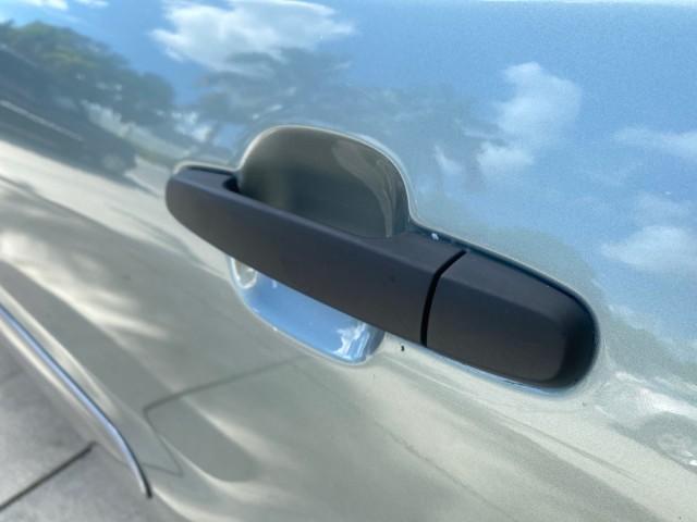 2005 Titanium Metallic /Taupe Toyota RAV4 LOW MILES 46,167 18 SERVICES (JTEGD20V650) with an 2.4L DOHC SFI 16-Valve VVT-i 4-Cyl Engine engine, Automatic transmission, located at 4701 North Dixie Hwy, Pompano Beach, FL, 33064, (954) 422-2889, 26.240938, -80.123474 - OUR WEBPAGE FLORIDACARS1.COM HAS OVER 100 PHOTOS AND FREE CARFAX LINK 2005 TOYOTA RAV4 VIN: JTEGD20V650076982 J T E G D 2 0 V 6 5 0 0 7 6 9 8 2 4 DOOR WAGON/SPORT UTILITY 2.4L I4 F DOHC 16V GASOLINE FRONT WHEEL DRIVE Features ABS Brakes Air Conditioning AM/FM Stereo Automatic Transmission Cassette P - Photo#63