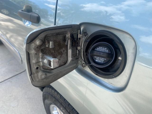 2005 Titanium Metallic /Taupe Toyota RAV4 LOW MILES 46,167 18 SERVICES (JTEGD20V650) with an 2.4L DOHC SFI 16-Valve VVT-i 4-Cyl Engine engine, Automatic transmission, located at 4701 North Dixie Hwy, Pompano Beach, FL, 33064, (954) 422-2889, 26.240938, -80.123474 - OUR WEBPAGE FLORIDACARS1.COM HAS OVER 100 PHOTOS AND FREE CARFAX LINK 2005 TOYOTA RAV4 VIN: JTEGD20V650076982 J T E G D 2 0 V 6 5 0 0 7 6 9 8 2 4 DOOR WAGON/SPORT UTILITY 2.4L I4 F DOHC 16V GASOLINE FRONT WHEEL DRIVE Features ABS Brakes Air Conditioning AM/FM Stereo Automatic Transmission Cassette P - Photo#76