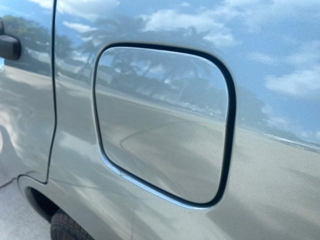 2005 Titanium Metallic /Taupe Toyota RAV4 LOW MILES 46,167 18 SERVICES (JTEGD20V650) with an 2.4L DOHC SFI 16-Valve VVT-i 4-Cyl Engine engine, Automatic transmission, located at 4701 North Dixie Hwy, Pompano Beach, FL, 33064, (954) 422-2889, 26.240938, -80.123474 - OUR WEBPAGE FLORIDACARS1.COM HAS OVER 100 PHOTOS AND FREE CARFAX LINK 2005 TOYOTA RAV4 VIN: JTEGD20V650076982 J T E G D 2 0 V 6 5 0 0 7 6 9 8 2 4 DOOR WAGON/SPORT UTILITY 2.4L I4 F DOHC 16V GASOLINE FRONT WHEEL DRIVE Features ABS Brakes Air Conditioning AM/FM Stereo Automatic Transmission Cassette P - Photo#77