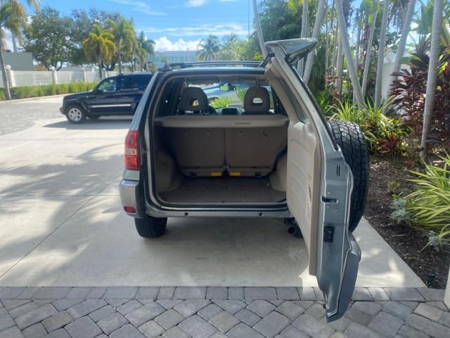 2005 Titanium Metallic /Taupe Toyota RAV4 LOW MILES 46,167 18 SERVICES (JTEGD20V650) with an 2.4L DOHC SFI 16-Valve VVT-i 4-Cyl Engine engine, Automatic transmission, located at 4701 North Dixie Hwy, Pompano Beach, FL, 33064, (954) 422-2889, 26.240938, -80.123474 - OUR WEBPAGE FLORIDACARS1.COM HAS OVER 100 PHOTOS AND FREE CARFAX LINK 2005 TOYOTA RAV4 VIN: JTEGD20V650076982 J T E G D 2 0 V 6 5 0 0 7 6 9 8 2 4 DOOR WAGON/SPORT UTILITY 2.4L I4 F DOHC 16V GASOLINE FRONT WHEEL DRIVE Features ABS Brakes Air Conditioning AM/FM Stereo Automatic Transmission Cassette P - Photo#83