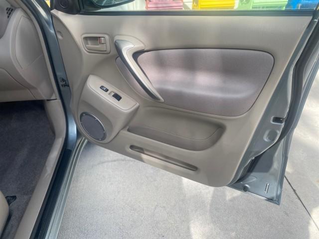 2005 Titanium Metallic /Taupe Toyota RAV4 LOW MILES 46,167 18 SERVICES (JTEGD20V650) with an 2.4L DOHC SFI 16-Valve VVT-i 4-Cyl Engine engine, Automatic transmission, located at 4701 North Dixie Hwy, Pompano Beach, FL, 33064, (954) 422-2889, 26.240938, -80.123474 - OUR WEBPAGE FLORIDACARS1.COM HAS OVER 100 PHOTOS AND FREE CARFAX LINK 2005 TOYOTA RAV4 VIN: JTEGD20V650076982 J T E G D 2 0 V 6 5 0 0 7 6 9 8 2 4 DOOR WAGON/SPORT UTILITY 2.4L I4 F DOHC 16V GASOLINE FRONT WHEEL DRIVE Features ABS Brakes Air Conditioning AM/FM Stereo Automatic Transmission Cassette P - Photo#94