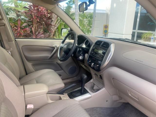 2005 Titanium Metallic /Taupe Toyota RAV4 LOW MILES 46,167 18 SERVICES (JTEGD20V650) with an 2.4L DOHC SFI 16-Valve VVT-i 4-Cyl Engine engine, Automatic transmission, located at 4701 North Dixie Hwy, Pompano Beach, FL, 33064, (954) 422-2889, 26.240938, -80.123474 - OUR WEBPAGE FLORIDACARS1.COM HAS OVER 100 PHOTOS AND FREE CARFAX LINK 2005 TOYOTA RAV4 VIN: JTEGD20V650076982 J T E G D 2 0 V 6 5 0 0 7 6 9 8 2 4 DOOR WAGON/SPORT UTILITY 2.4L I4 F DOHC 16V GASOLINE FRONT WHEEL DRIVE Features ABS Brakes Air Conditioning AM/FM Stereo Automatic Transmission Cassette P - Photo#98