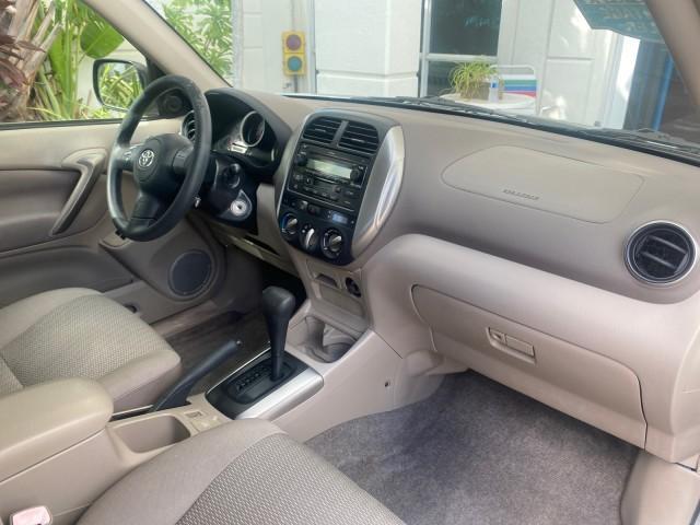 2005 Titanium Metallic /Taupe Toyota RAV4 LOW MILES 46,167 18 SERVICES (JTEGD20V650) with an 2.4L DOHC SFI 16-Valve VVT-i 4-Cyl Engine engine, Automatic transmission, located at 4701 North Dixie Hwy, Pompano Beach, FL, 33064, (954) 422-2889, 26.240938, -80.123474 - OUR WEBPAGE FLORIDACARS1.COM HAS OVER 100 PHOTOS AND FREE CARFAX LINK 2005 TOYOTA RAV4 VIN: JTEGD20V650076982 J T E G D 2 0 V 6 5 0 0 7 6 9 8 2 4 DOOR WAGON/SPORT UTILITY 2.4L I4 F DOHC 16V GASOLINE FRONT WHEEL DRIVE Features ABS Brakes Air Conditioning AM/FM Stereo Automatic Transmission Cassette P - Photo#99