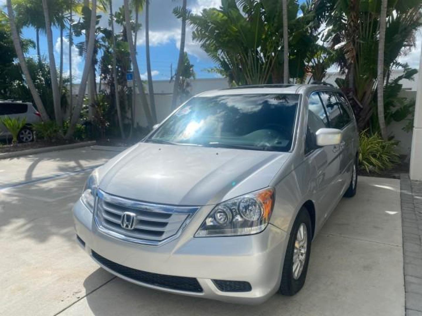 2010 Slate Green Metallic /Gray Honda Odyssey EX-L LOW MILES 52,543 1 OWNER FL (5FNRL3H62AB) with an 3.5L SOHC MPFI 24-Valve i-VTEC V6 Engine engine, Automatic transmission, located at 4701 North Dixie Hwy, Pompano Beach, FL, 33064, (954) 422-2889, 26.240938, -80.123474 - OUR WEBPAGE FLORIDACARS1.COM HAS OVER 100 PHOTOS AND FREE CARFAX LINK 2010 HONDA ODYSSEY EX-L VIN: 5FNRL3H62AB112651 5 F N R L 3 H 6 2 A B 1 1 2 6 5 1 VAN 3.5L V6 F SOHC 24V GASOLINE FRONT WHEEL DRIVE Features ABS Brakes Air Conditioning Alloy Wheels AM/FM Stereo Automatic Transmission Auxiliary Aud - Photo#3