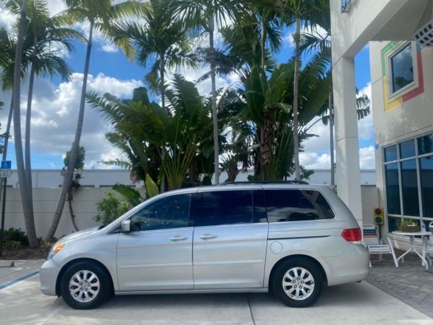2010 Slate Green Metallic /Gray Honda Odyssey EX-L LOW MILES 52,543 1 OWNER FL (5FNRL3H62AB) with an 3.5L SOHC MPFI 24-Valve i-VTEC V6 Engine engine, Automatic transmission, located at 4701 North Dixie Hwy, Pompano Beach, FL, 33064, (954) 422-2889, 26.240938, -80.123474 - OUR WEBPAGE FLORIDACARS1.COM HAS OVER 100 PHOTOS AND FREE CARFAX LINK 2010 HONDA ODYSSEY EX-L VIN: 5FNRL3H62AB112651 5 F N R L 3 H 6 2 A B 1 1 2 6 5 1 VAN 3.5L V6 F SOHC 24V GASOLINE FRONT WHEEL DRIVE Features ABS Brakes Air Conditioning Alloy Wheels AM/FM Stereo Automatic Transmission Auxiliary Aud - Photo#4