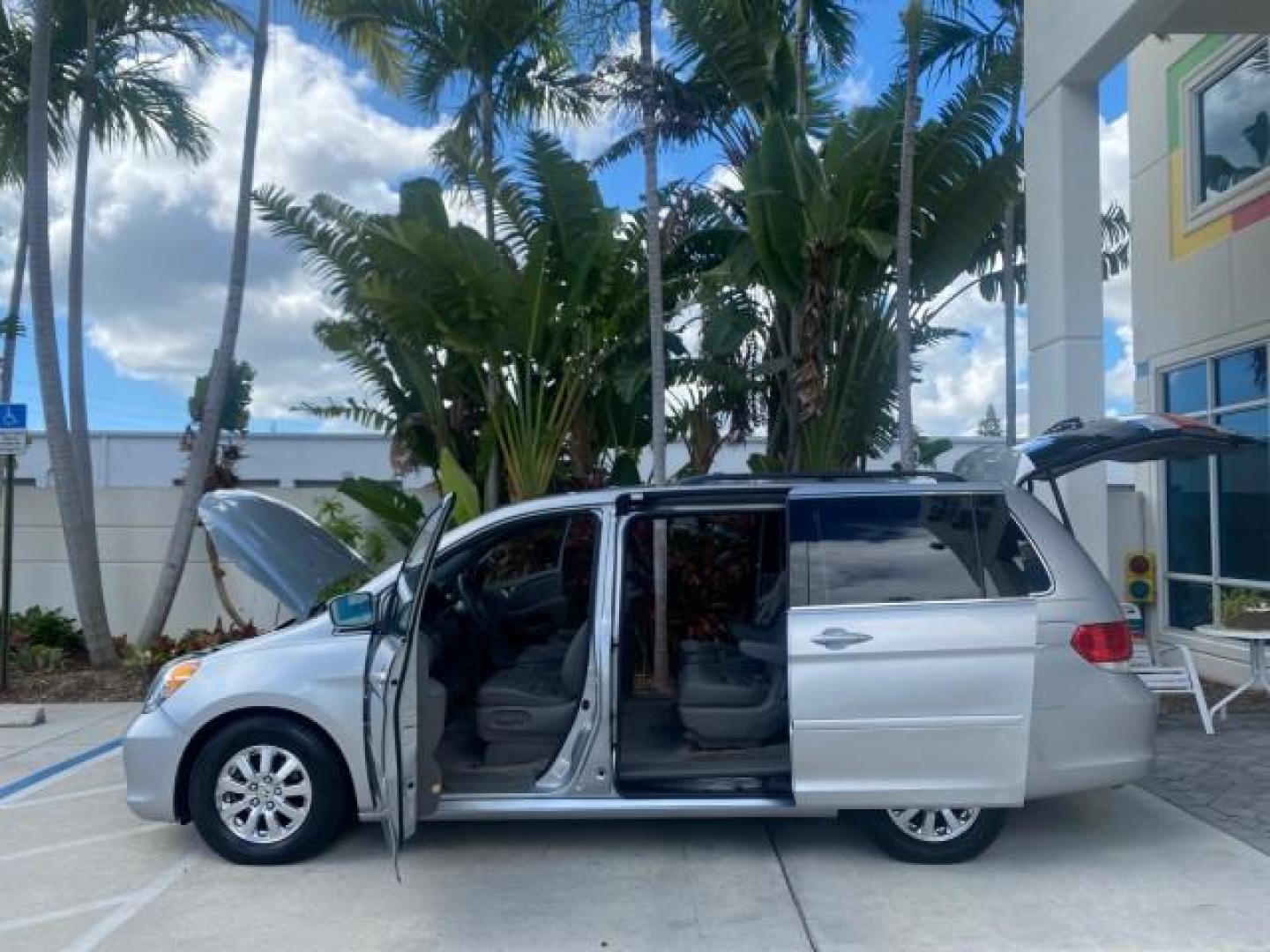 2010 Slate Green Metallic /Gray Honda Odyssey EX-L LOW MILES 52,543 1 OWNER FL (5FNRL3H62AB) with an 3.5L SOHC MPFI 24-Valve i-VTEC V6 Engine engine, Automatic transmission, located at 4701 North Dixie Hwy, Pompano Beach, FL, 33064, (954) 422-2889, 26.240938, -80.123474 - OUR WEBPAGE FLORIDACARS1.COM HAS OVER 100 PHOTOS AND FREE CARFAX LINK 2010 HONDA ODYSSEY EX-L VIN: 5FNRL3H62AB112651 5 F N R L 3 H 6 2 A B 1 1 2 6 5 1 VAN 3.5L V6 F SOHC 24V GASOLINE FRONT WHEEL DRIVE Features ABS Brakes Air Conditioning Alloy Wheels AM/FM Stereo Automatic Transmission Auxiliary Aud - Photo#8