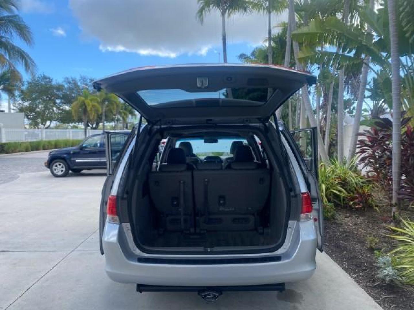 2010 Slate Green Metallic /Gray Honda Odyssey EX-L LOW MILES 52,543 1 OWNER FL (5FNRL3H62AB) with an 3.5L SOHC MPFI 24-Valve i-VTEC V6 Engine engine, Automatic transmission, located at 4701 North Dixie Hwy, Pompano Beach, FL, 33064, (954) 422-2889, 26.240938, -80.123474 - OUR WEBPAGE FLORIDACARS1.COM HAS OVER 100 PHOTOS AND FREE CARFAX LINK 2010 HONDA ODYSSEY EX-L VIN: 5FNRL3H62AB112651 5 F N R L 3 H 6 2 A B 1 1 2 6 5 1 VAN 3.5L V6 F SOHC 24V GASOLINE FRONT WHEEL DRIVE Features ABS Brakes Air Conditioning Alloy Wheels AM/FM Stereo Automatic Transmission Auxiliary Aud - Photo#15