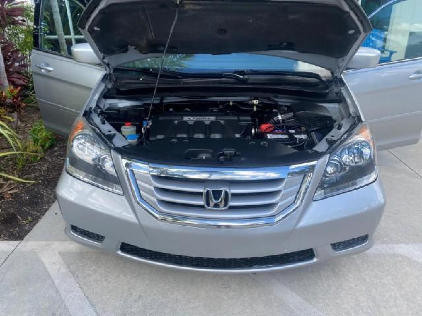 2010 Slate Green Metallic /Gray Honda Odyssey EX-L LOW MILES 52,543 1 OWNER FL (5FNRL3H62AB) with an 3.5L SOHC MPFI 24-Valve i-VTEC V6 Engine engine, Automatic transmission, located at 4701 North Dixie Hwy, Pompano Beach, FL, 33064, (954) 422-2889, 26.240938, -80.123474 - OUR WEBPAGE FLORIDACARS1.COM HAS OVER 100 PHOTOS AND FREE CARFAX LINK 2010 HONDA ODYSSEY EX-L VIN: 5FNRL3H62AB112651 5 F N R L 3 H 6 2 A B 1 1 2 6 5 1 VAN 3.5L V6 F SOHC 24V GASOLINE FRONT WHEEL DRIVE Features ABS Brakes Air Conditioning Alloy Wheels AM/FM Stereo Automatic Transmission Auxiliary Aud - Photo#17