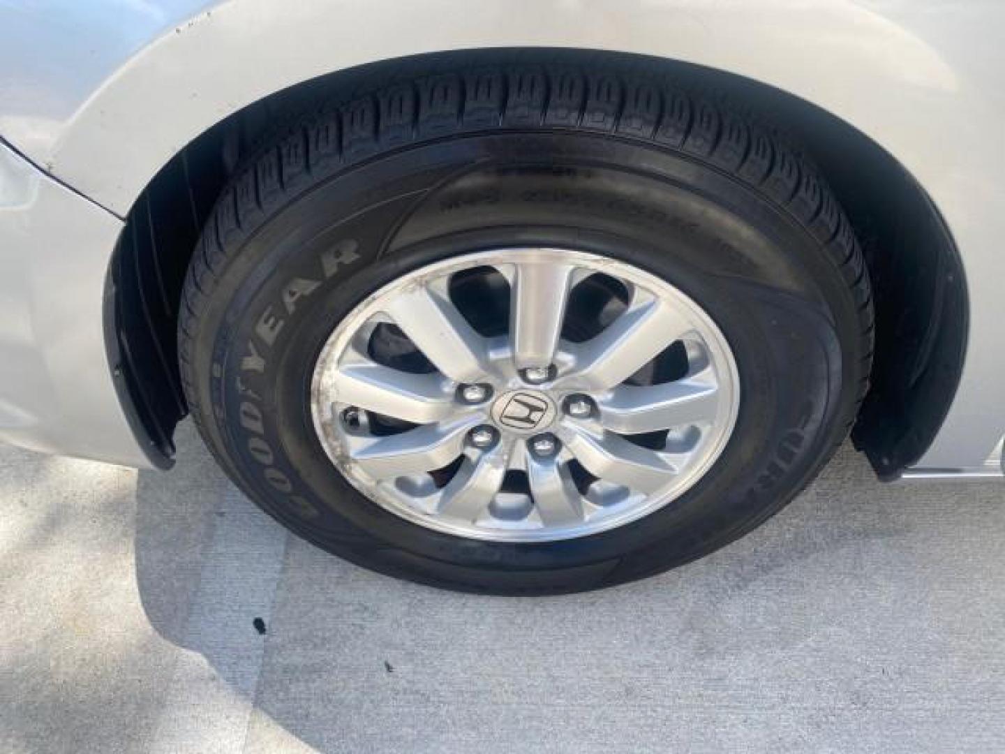 2010 Slate Green Metallic /Gray Honda Odyssey EX-L LOW MILES 52,543 1 OWNER FL (5FNRL3H62AB) with an 3.5L SOHC MPFI 24-Valve i-VTEC V6 Engine engine, Automatic transmission, located at 4701 North Dixie Hwy, Pompano Beach, FL, 33064, (954) 422-2889, 26.240938, -80.123474 - OUR WEBPAGE FLORIDACARS1.COM HAS OVER 100 PHOTOS AND FREE CARFAX LINK 2010 HONDA ODYSSEY EX-L VIN: 5FNRL3H62AB112651 5 F N R L 3 H 6 2 A B 1 1 2 6 5 1 VAN 3.5L V6 F SOHC 24V GASOLINE FRONT WHEEL DRIVE Features ABS Brakes Air Conditioning Alloy Wheels AM/FM Stereo Automatic Transmission Auxiliary Aud - Photo#19