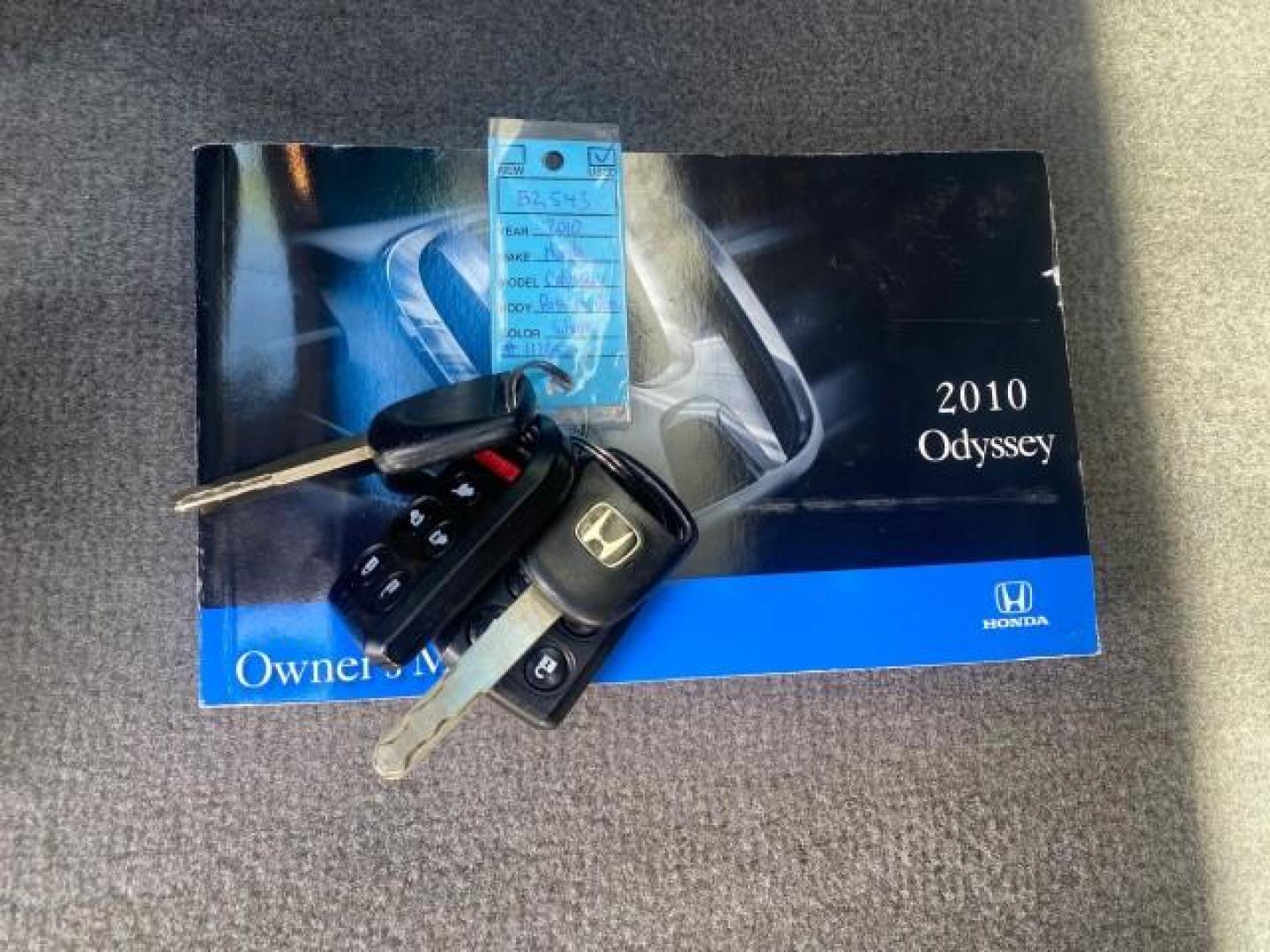 2010 Slate Green Metallic /Gray Honda Odyssey EX-L LOW MILES 52,543 1 OWNER FL (5FNRL3H62AB) with an 3.5L SOHC MPFI 24-Valve i-VTEC V6 Engine engine, Automatic transmission, located at 4701 North Dixie Hwy, Pompano Beach, FL, 33064, (954) 422-2889, 26.240938, -80.123474 - OUR WEBPAGE FLORIDACARS1.COM HAS OVER 100 PHOTOS AND FREE CARFAX LINK 2010 HONDA ODYSSEY EX-L VIN: 5FNRL3H62AB112651 5 F N R L 3 H 6 2 A B 1 1 2 6 5 1 VAN 3.5L V6 F SOHC 24V GASOLINE FRONT WHEEL DRIVE Features ABS Brakes Air Conditioning Alloy Wheels AM/FM Stereo Automatic Transmission Auxiliary Aud - Photo#23
