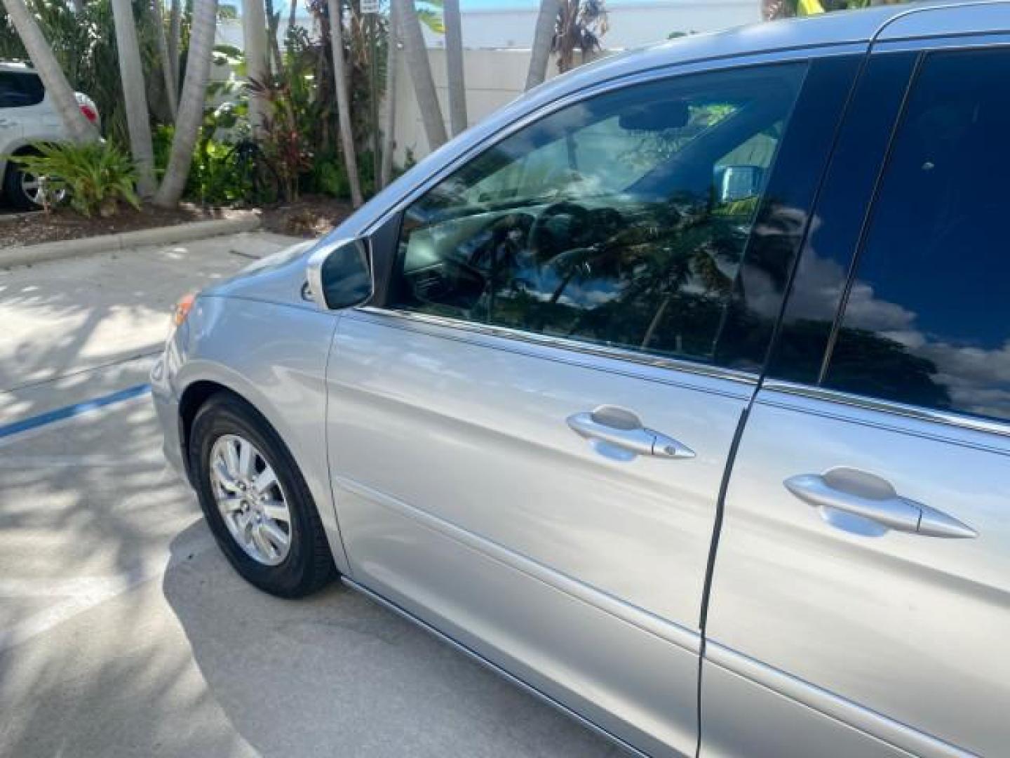 2010 Slate Green Metallic /Gray Honda Odyssey EX-L LOW MILES 52,543 1 OWNER FL (5FNRL3H62AB) with an 3.5L SOHC MPFI 24-Valve i-VTEC V6 Engine engine, Automatic transmission, located at 4701 North Dixie Hwy, Pompano Beach, FL, 33064, (954) 422-2889, 26.240938, -80.123474 - OUR WEBPAGE FLORIDACARS1.COM HAS OVER 100 PHOTOS AND FREE CARFAX LINK 2010 HONDA ODYSSEY EX-L VIN: 5FNRL3H62AB112651 5 F N R L 3 H 6 2 A B 1 1 2 6 5 1 VAN 3.5L V6 F SOHC 24V GASOLINE FRONT WHEEL DRIVE Features ABS Brakes Air Conditioning Alloy Wheels AM/FM Stereo Automatic Transmission Auxiliary Aud - Photo#27