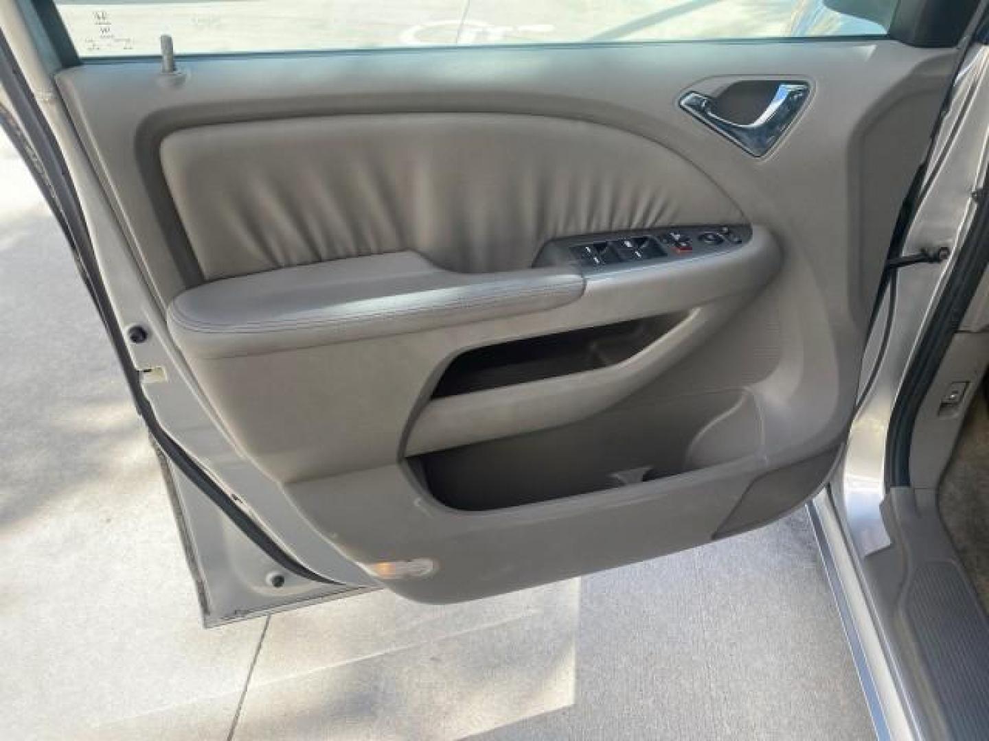 2010 Slate Green Metallic /Gray Honda Odyssey EX-L LOW MILES 52,543 1 OWNER FL (5FNRL3H62AB) with an 3.5L SOHC MPFI 24-Valve i-VTEC V6 Engine engine, Automatic transmission, located at 4701 North Dixie Hwy, Pompano Beach, FL, 33064, (954) 422-2889, 26.240938, -80.123474 - OUR WEBPAGE FLORIDACARS1.COM HAS OVER 100 PHOTOS AND FREE CARFAX LINK 2010 HONDA ODYSSEY EX-L VIN: 5FNRL3H62AB112651 5 F N R L 3 H 6 2 A B 1 1 2 6 5 1 VAN 3.5L V6 F SOHC 24V GASOLINE FRONT WHEEL DRIVE Features ABS Brakes Air Conditioning Alloy Wheels AM/FM Stereo Automatic Transmission Auxiliary Aud - Photo#32