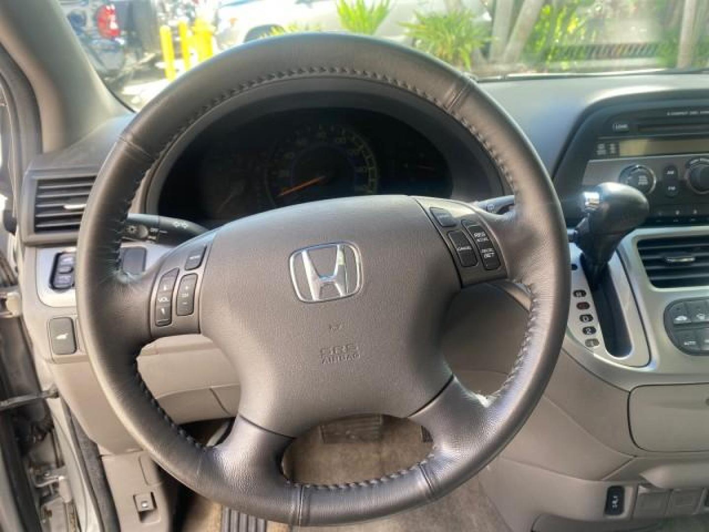 2010 Slate Green Metallic /Gray Honda Odyssey EX-L LOW MILES 52,543 1 OWNER FL (5FNRL3H62AB) with an 3.5L SOHC MPFI 24-Valve i-VTEC V6 Engine engine, Automatic transmission, located at 4701 North Dixie Hwy, Pompano Beach, FL, 33064, (954) 422-2889, 26.240938, -80.123474 - OUR WEBPAGE FLORIDACARS1.COM HAS OVER 100 PHOTOS AND FREE CARFAX LINK 2010 HONDA ODYSSEY EX-L VIN: 5FNRL3H62AB112651 5 F N R L 3 H 6 2 A B 1 1 2 6 5 1 VAN 3.5L V6 F SOHC 24V GASOLINE FRONT WHEEL DRIVE Features ABS Brakes Air Conditioning Alloy Wheels AM/FM Stereo Automatic Transmission Auxiliary Aud - Photo#40