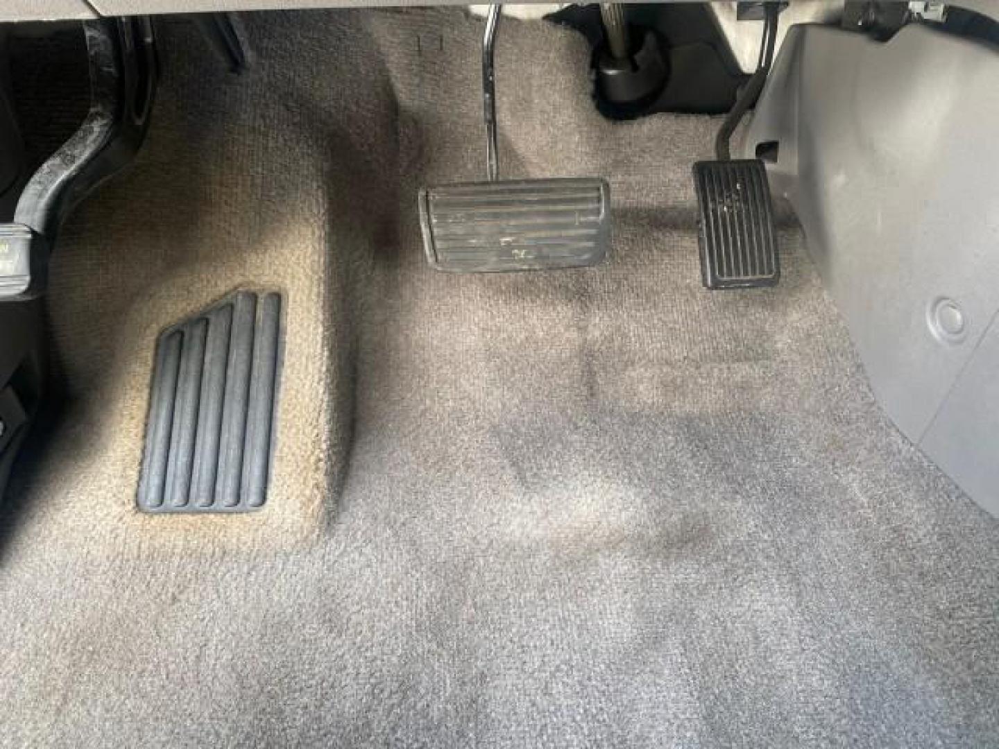 2010 Slate Green Metallic /Gray Honda Odyssey EX-L LOW MILES 52,543 1 OWNER FL (5FNRL3H62AB) with an 3.5L SOHC MPFI 24-Valve i-VTEC V6 Engine engine, Automatic transmission, located at 4701 North Dixie Hwy, Pompano Beach, FL, 33064, (954) 422-2889, 26.240938, -80.123474 - OUR WEBPAGE FLORIDACARS1.COM HAS OVER 100 PHOTOS AND FREE CARFAX LINK 2010 HONDA ODYSSEY EX-L VIN: 5FNRL3H62AB112651 5 F N R L 3 H 6 2 A B 1 1 2 6 5 1 VAN 3.5L V6 F SOHC 24V GASOLINE FRONT WHEEL DRIVE Features ABS Brakes Air Conditioning Alloy Wheels AM/FM Stereo Automatic Transmission Auxiliary Aud - Photo#46