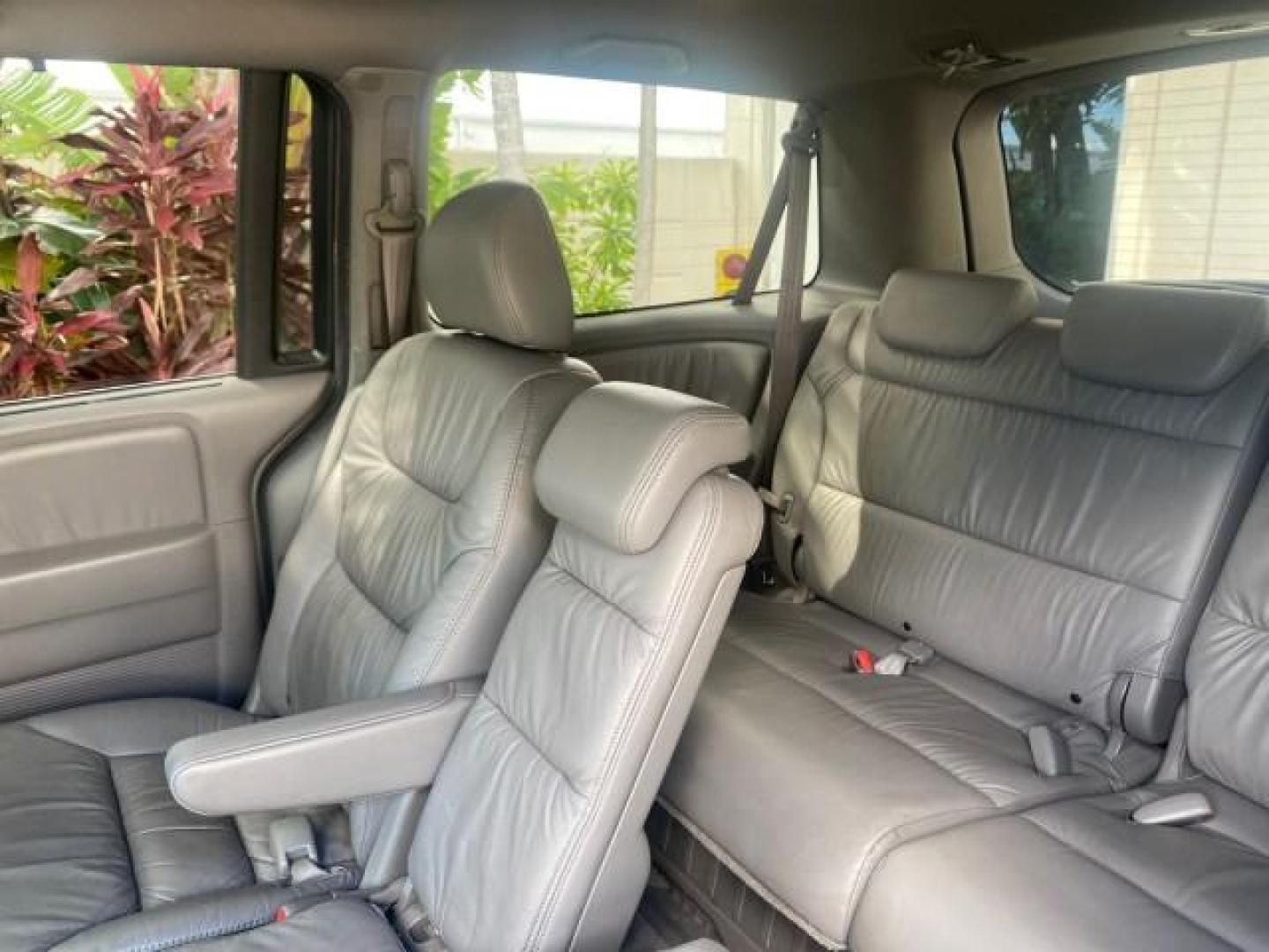 2010 Slate Green Metallic /Gray Honda Odyssey EX-L LOW MILES 52,543 1 OWNER FL (5FNRL3H62AB) with an 3.5L SOHC MPFI 24-Valve i-VTEC V6 Engine engine, Automatic transmission, located at 4701 North Dixie Hwy, Pompano Beach, FL, 33064, (954) 422-2889, 26.240938, -80.123474 - OUR WEBPAGE FLORIDACARS1.COM HAS OVER 100 PHOTOS AND FREE CARFAX LINK 2010 HONDA ODYSSEY EX-L VIN: 5FNRL3H62AB112651 5 F N R L 3 H 6 2 A B 1 1 2 6 5 1 VAN 3.5L V6 F SOHC 24V GASOLINE FRONT WHEEL DRIVE Features ABS Brakes Air Conditioning Alloy Wheels AM/FM Stereo Automatic Transmission Auxiliary Aud - Photo#79