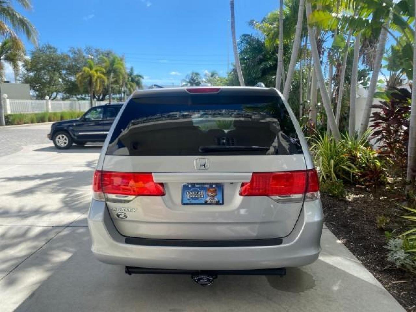 2010 Slate Green Metallic /Gray Honda Odyssey EX-L LOW MILES 52,543 1 OWNER FL (5FNRL3H62AB) with an 3.5L SOHC MPFI 24-Valve i-VTEC V6 Engine engine, Automatic transmission, located at 4701 North Dixie Hwy, Pompano Beach, FL, 33064, (954) 422-2889, 26.240938, -80.123474 - OUR WEBPAGE FLORIDACARS1.COM HAS OVER 100 PHOTOS AND FREE CARFAX LINK 2010 HONDA ODYSSEY EX-L VIN: 5FNRL3H62AB112651 5 F N R L 3 H 6 2 A B 1 1 2 6 5 1 VAN 3.5L V6 F SOHC 24V GASOLINE FRONT WHEEL DRIVE Features ABS Brakes Air Conditioning Alloy Wheels AM/FM Stereo Automatic Transmission Auxiliary Aud - Photo#84