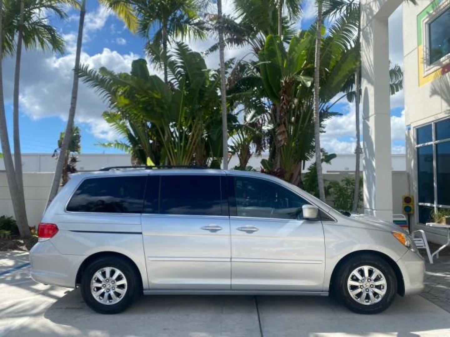 2010 Slate Green Metallic /Gray Honda Odyssey EX-L LOW MILES 52,543 1 OWNER FL (5FNRL3H62AB) with an 3.5L SOHC MPFI 24-Valve i-VTEC V6 Engine engine, Automatic transmission, located at 4701 North Dixie Hwy, Pompano Beach, FL, 33064, (954) 422-2889, 26.240938, -80.123474 - OUR WEBPAGE FLORIDACARS1.COM HAS OVER 100 PHOTOS AND FREE CARFAX LINK 2010 HONDA ODYSSEY EX-L VIN: 5FNRL3H62AB112651 5 F N R L 3 H 6 2 A B 1 1 2 6 5 1 VAN 3.5L V6 F SOHC 24V GASOLINE FRONT WHEEL DRIVE Features ABS Brakes Air Conditioning Alloy Wheels AM/FM Stereo Automatic Transmission Auxiliary Aud - Photo#93