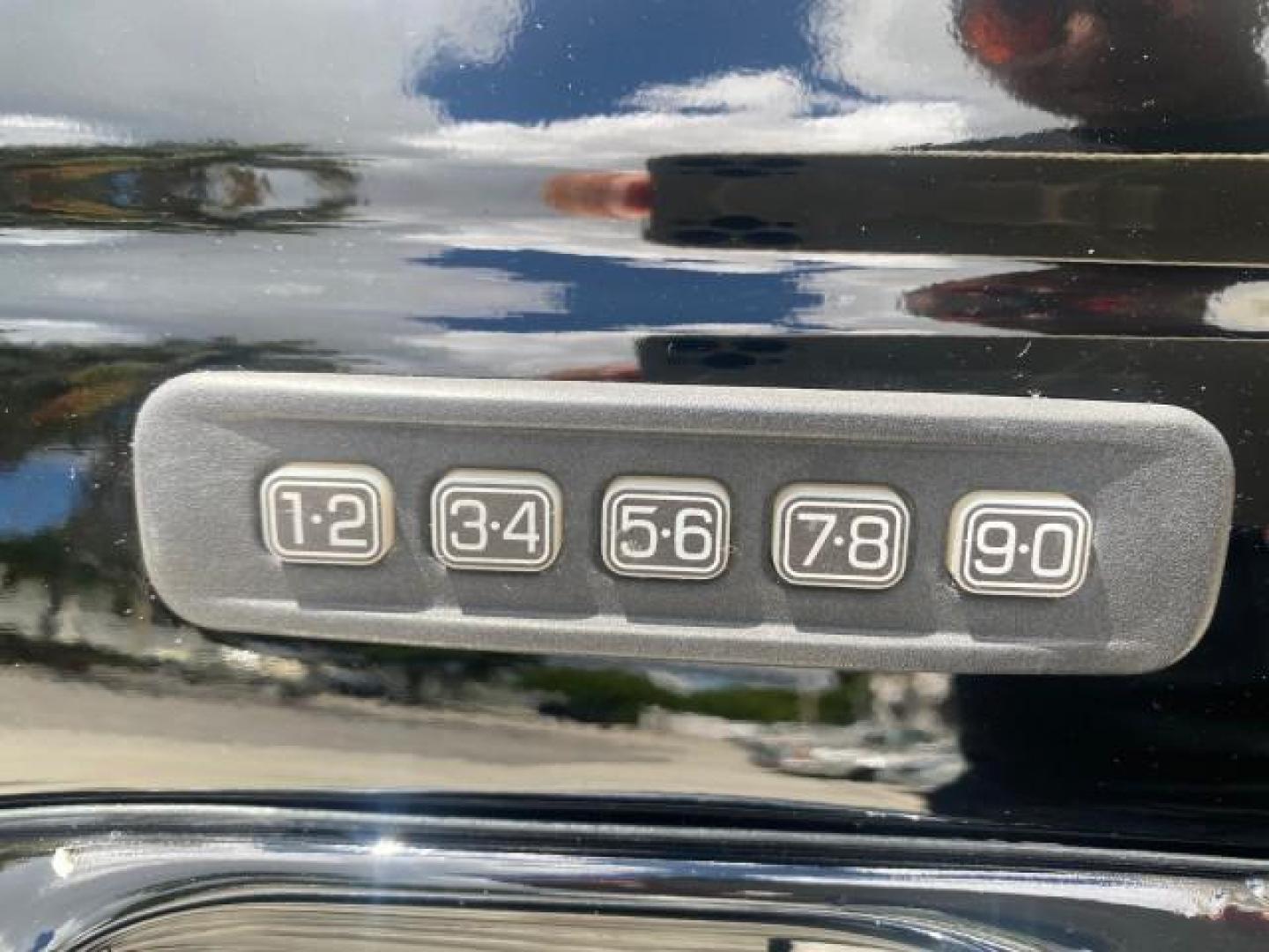 2008 Black /Black Lincoln Town Car Limited LOW MILES 70,308 BLACK (2LNHM82W08X) with an 4.6L SOHC EFI V8 Engine engine, Automatic transmission, located at 4701 North Dixie Hwy, Pompano Beach, FL, 33064, (954) 422-2889, 26.240938, -80.123474 - OUR WEBPAGE FLORIDACARS1.COM HAS OVER 100 PHOTOS AND FREE CARFAX LINK 2008 LINCOLN TOWN CAR SIGNATURE LIMITED VIN: 2LNHM82W08X641102 2 L N H M 8 2 W 0 8 X 6 4 1 1 0 2 SEDAN 4 DR 4.6L V8 F SOHC GASOLINE REAR WHEEL DRIVE Features ABS Brakes Air Conditioning Alloy Wheels AM/FM Stereo Automatic Transmis - Photo#29