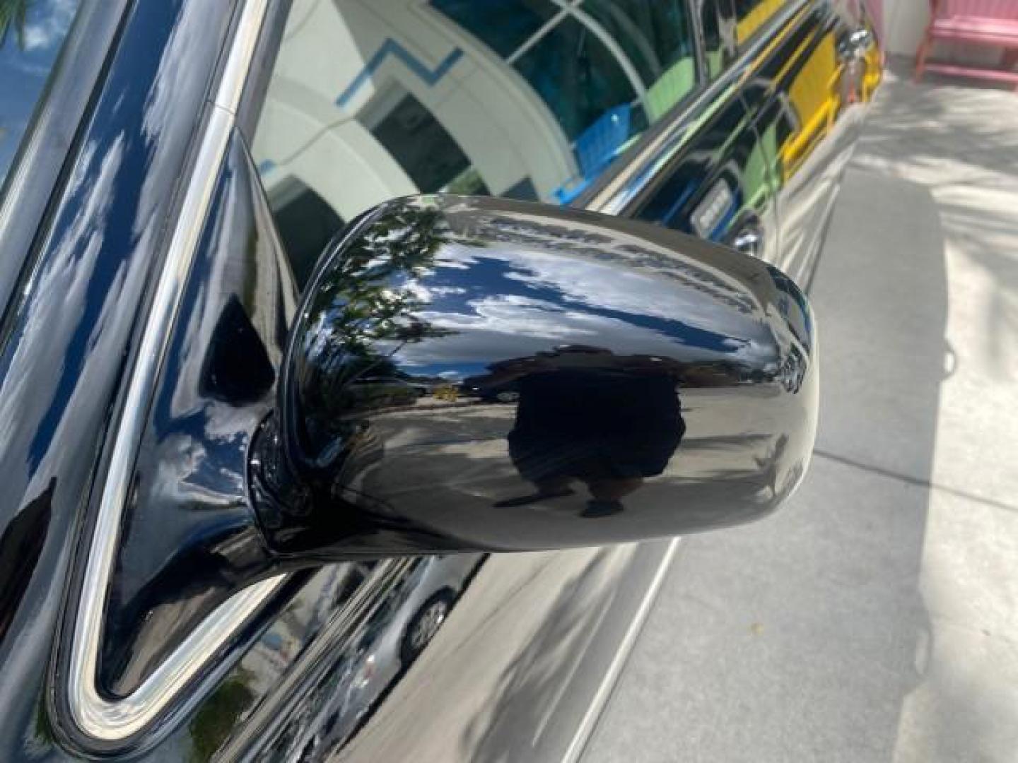 2008 Black /Black Lincoln Town Car Limited LOW MILES 70,308 BLACK (2LNHM82W08X) with an 4.6L SOHC EFI V8 Engine engine, Automatic transmission, located at 4701 North Dixie Hwy, Pompano Beach, FL, 33064, (954) 422-2889, 26.240938, -80.123474 - OUR WEBPAGE FLORIDACARS1.COM HAS OVER 100 PHOTOS AND FREE CARFAX LINK 2008 LINCOLN TOWN CAR SIGNATURE LIMITED VIN: 2LNHM82W08X641102 2 L N H M 8 2 W 0 8 X 6 4 1 1 0 2 SEDAN 4 DR 4.6L V8 F SOHC GASOLINE REAR WHEEL DRIVE Features ABS Brakes Air Conditioning Alloy Wheels AM/FM Stereo Automatic Transmis - Photo#31