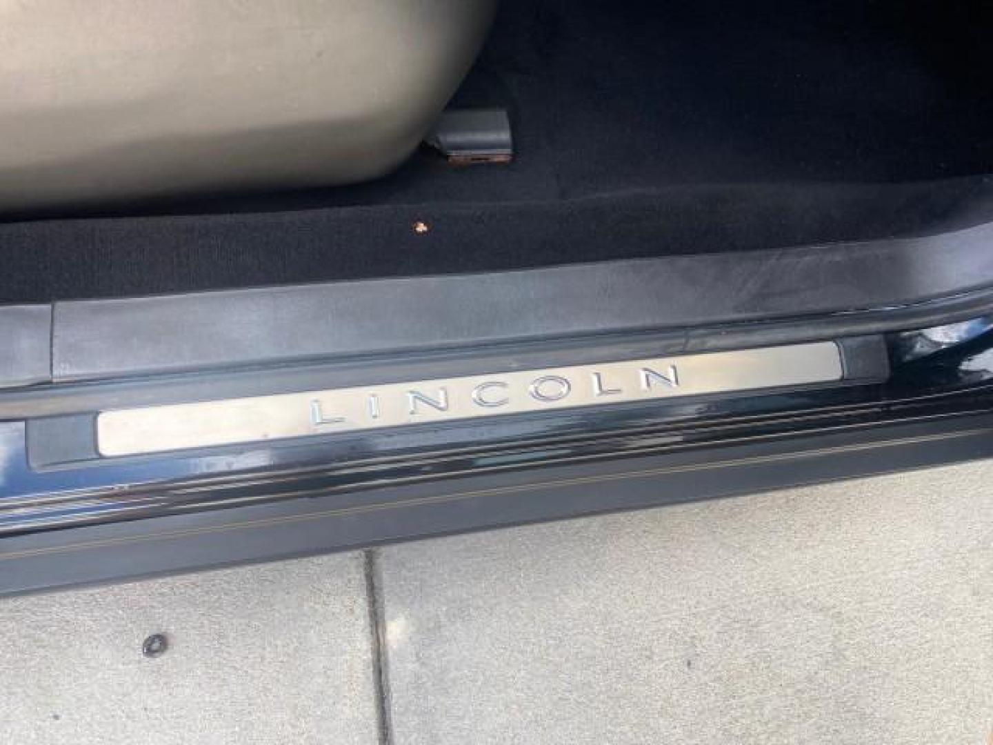 2008 Black /Black Lincoln Town Car Limited LOW MILES 70,308 BLACK (2LNHM82W08X) with an 4.6L SOHC EFI V8 Engine engine, Automatic transmission, located at 4701 North Dixie Hwy, Pompano Beach, FL, 33064, (954) 422-2889, 26.240938, -80.123474 - OUR WEBPAGE FLORIDACARS1.COM HAS OVER 100 PHOTOS AND FREE CARFAX LINK 2008 LINCOLN TOWN CAR SIGNATURE LIMITED VIN: 2LNHM82W08X641102 2 L N H M 8 2 W 0 8 X 6 4 1 1 0 2 SEDAN 4 DR 4.6L V8 F SOHC GASOLINE REAR WHEEL DRIVE Features ABS Brakes Air Conditioning Alloy Wheels AM/FM Stereo Automatic Transmis - Photo#33