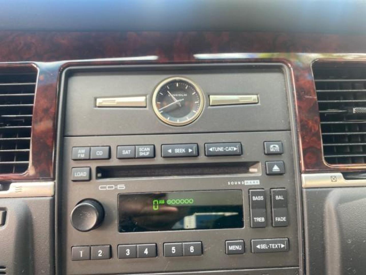 2008 Black /Black Lincoln Town Car Limited LOW MILES 70,308 BLACK (2LNHM82W08X) with an 4.6L SOHC EFI V8 Engine engine, Automatic transmission, located at 4701 North Dixie Hwy, Pompano Beach, FL, 33064, (954) 422-2889, 26.240938, -80.123474 - OUR WEBPAGE FLORIDACARS1.COM HAS OVER 100 PHOTOS AND FREE CARFAX LINK 2008 LINCOLN TOWN CAR SIGNATURE LIMITED VIN: 2LNHM82W08X641102 2 L N H M 8 2 W 0 8 X 6 4 1 1 0 2 SEDAN 4 DR 4.6L V8 F SOHC GASOLINE REAR WHEEL DRIVE Features ABS Brakes Air Conditioning Alloy Wheels AM/FM Stereo Automatic Transmis - Photo#44