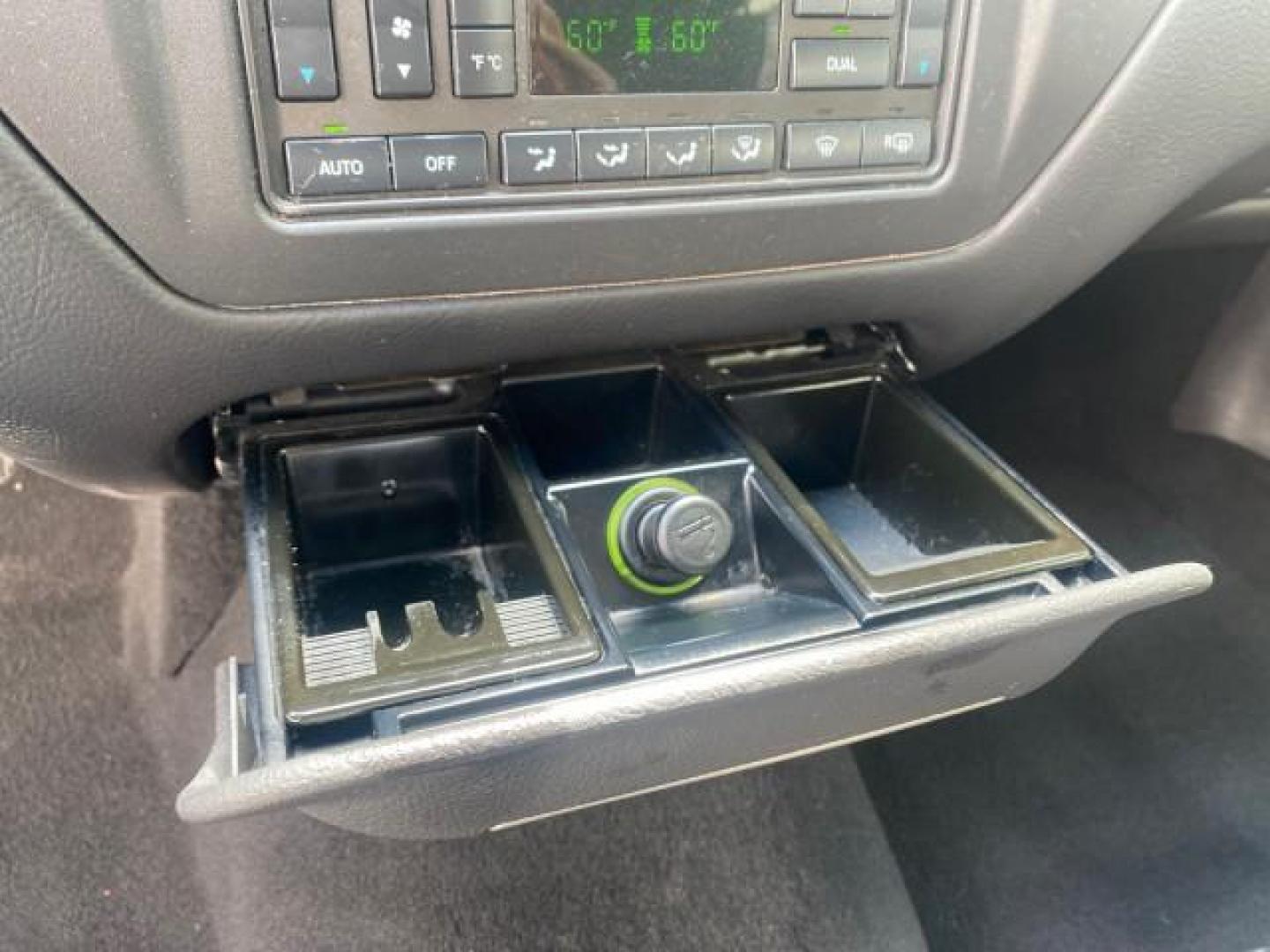 2008 Black /Black Lincoln Town Car Limited LOW MILES 70,308 BLACK (2LNHM82W08X) with an 4.6L SOHC EFI V8 Engine engine, Automatic transmission, located at 4701 North Dixie Hwy, Pompano Beach, FL, 33064, (954) 422-2889, 26.240938, -80.123474 - OUR WEBPAGE FLORIDACARS1.COM HAS OVER 100 PHOTOS AND FREE CARFAX LINK 2008 LINCOLN TOWN CAR SIGNATURE LIMITED VIN: 2LNHM82W08X641102 2 L N H M 8 2 W 0 8 X 6 4 1 1 0 2 SEDAN 4 DR 4.6L V8 F SOHC GASOLINE REAR WHEEL DRIVE Features ABS Brakes Air Conditioning Alloy Wheels AM/FM Stereo Automatic Transmis - Photo#48