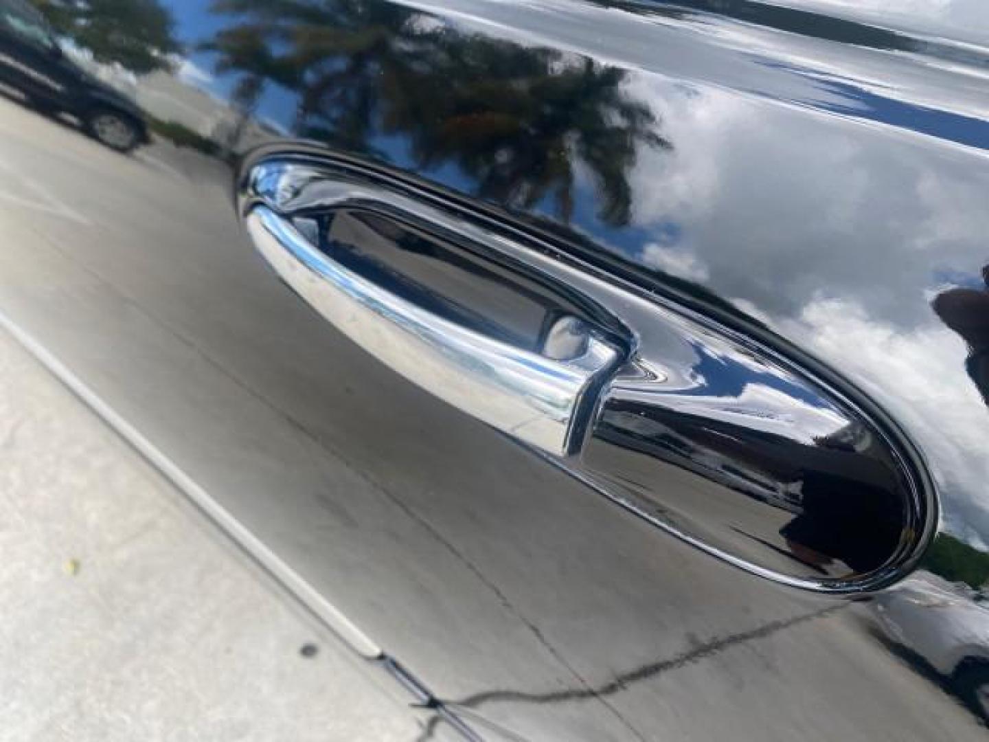 2008 Black /Black Lincoln Town Car Limited LOW MILES 70,308 BLACK (2LNHM82W08X) with an 4.6L SOHC EFI V8 Engine engine, Automatic transmission, located at 4701 North Dixie Hwy, Pompano Beach, FL, 33064, (954) 422-2889, 26.240938, -80.123474 - OUR WEBPAGE FLORIDACARS1.COM HAS OVER 100 PHOTOS AND FREE CARFAX LINK 2008 LINCOLN TOWN CAR SIGNATURE LIMITED VIN: 2LNHM82W08X641102 2 L N H M 8 2 W 0 8 X 6 4 1 1 0 2 SEDAN 4 DR 4.6L V8 F SOHC GASOLINE REAR WHEEL DRIVE Features ABS Brakes Air Conditioning Alloy Wheels AM/FM Stereo Automatic Transmis - Photo#60