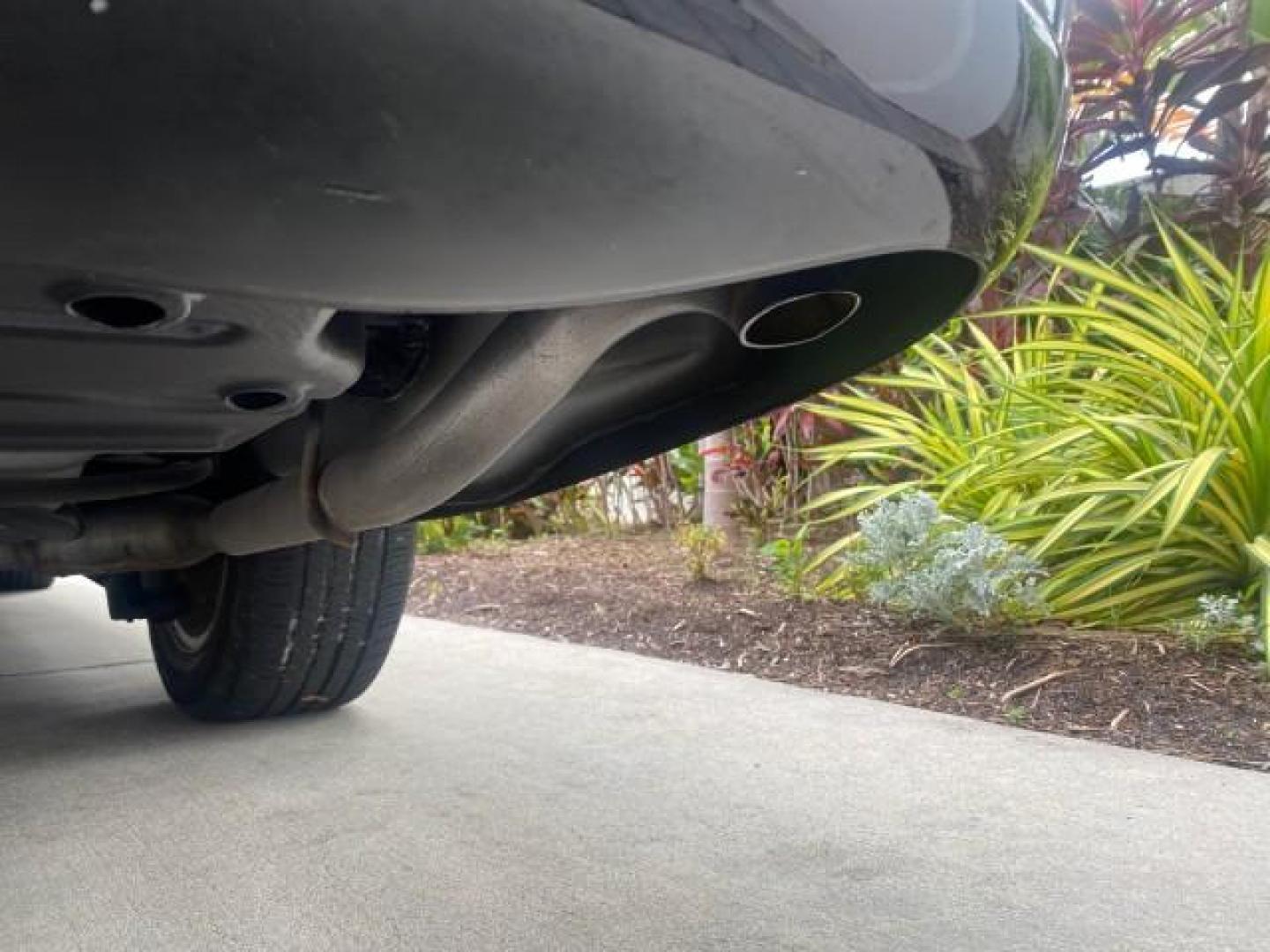 2008 Black /Black Lincoln Town Car Limited LOW MILES 70,308 BLACK (2LNHM82W08X) with an 4.6L SOHC EFI V8 Engine engine, Automatic transmission, located at 4701 North Dixie Hwy, Pompano Beach, FL, 33064, (954) 422-2889, 26.240938, -80.123474 - OUR WEBPAGE FLORIDACARS1.COM HAS OVER 100 PHOTOS AND FREE CARFAX LINK 2008 LINCOLN TOWN CAR SIGNATURE LIMITED VIN: 2LNHM82W08X641102 2 L N H M 8 2 W 0 8 X 6 4 1 1 0 2 SEDAN 4 DR 4.6L V8 F SOHC GASOLINE REAR WHEEL DRIVE Features ABS Brakes Air Conditioning Alloy Wheels AM/FM Stereo Automatic Transmis - Photo#80