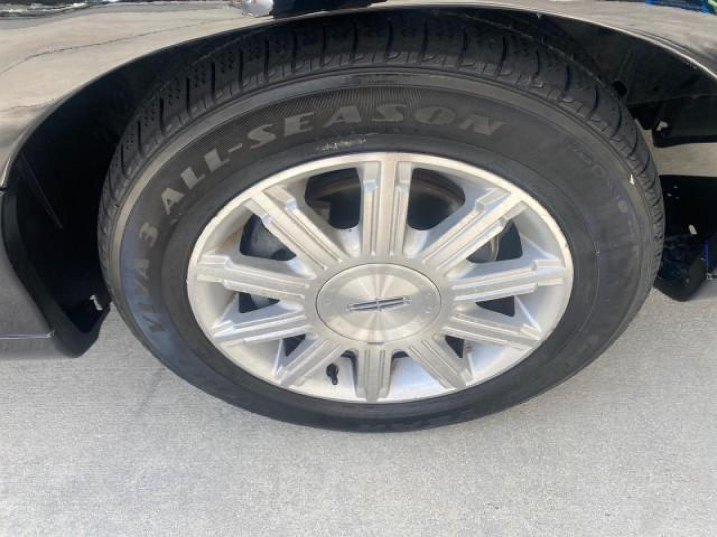 2008 Black /Black Lincoln Town Car Limited LOW MILES 70,308 BLACK (2LNHM82W08X) with an 4.6L SOHC EFI V8 Engine engine, Automatic transmission, located at 4701 North Dixie Hwy, Pompano Beach, FL, 33064, (954) 422-2889, 26.240938, -80.123474 - OUR WEBPAGE FLORIDACARS1.COM HAS OVER 100 PHOTOS AND FREE CARFAX LINK 2008 LINCOLN TOWN CAR SIGNATURE LIMITED VIN: 2LNHM82W08X641102 2 L N H M 8 2 W 0 8 X 6 4 1 1 0 2 SEDAN 4 DR 4.6L V8 F SOHC GASOLINE REAR WHEEL DRIVE Features ABS Brakes Air Conditioning Alloy Wheels AM/FM Stereo Automatic Transmis - Photo#86