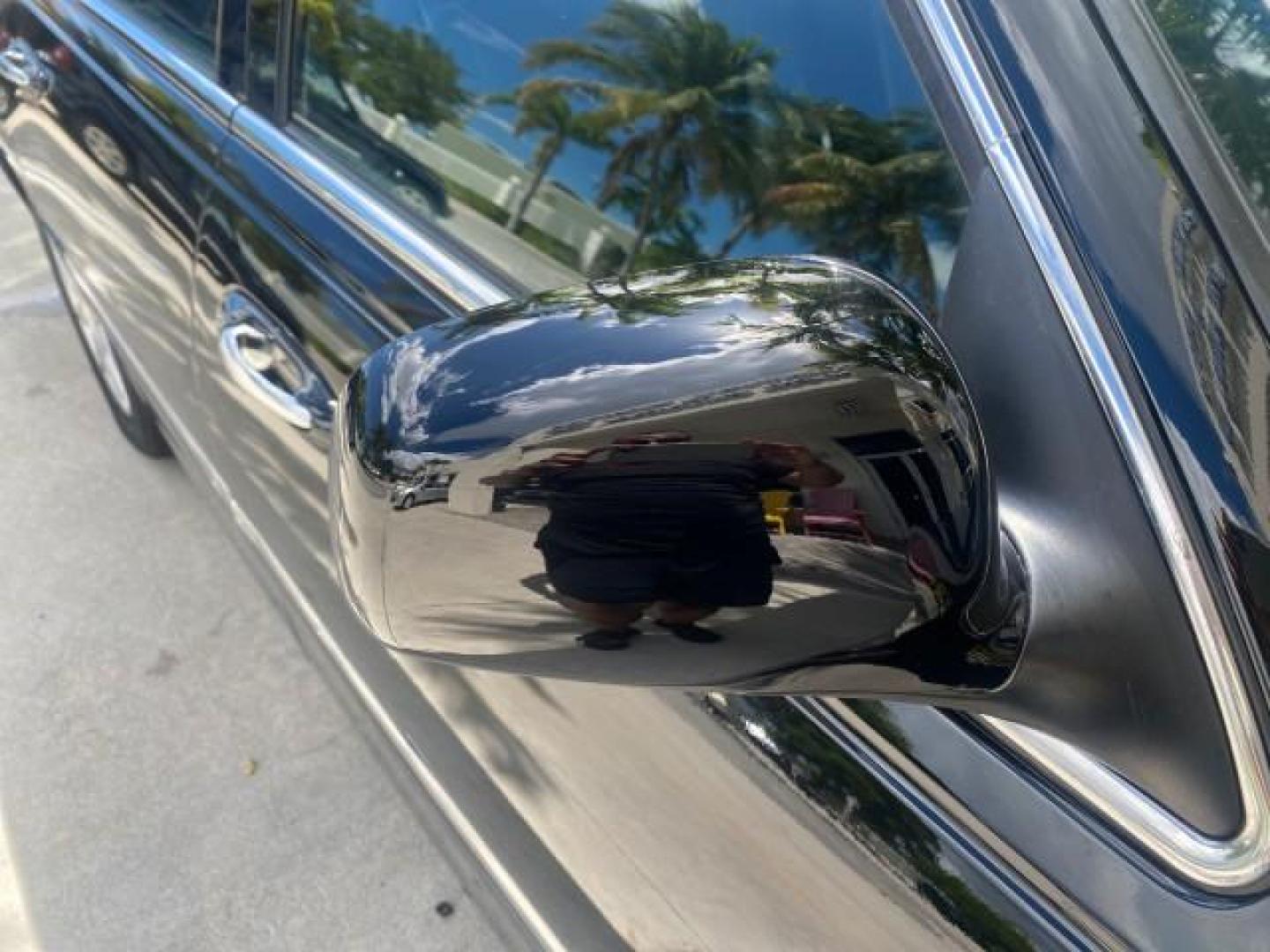 2008 Black /Black Lincoln Town Car Limited LOW MILES 70,308 BLACK (2LNHM82W08X) with an 4.6L SOHC EFI V8 Engine engine, Automatic transmission, located at 4701 North Dixie Hwy, Pompano Beach, FL, 33064, (954) 422-2889, 26.240938, -80.123474 - OUR WEBPAGE FLORIDACARS1.COM HAS OVER 100 PHOTOS AND FREE CARFAX LINK 2008 LINCOLN TOWN CAR SIGNATURE LIMITED VIN: 2LNHM82W08X641102 2 L N H M 8 2 W 0 8 X 6 4 1 1 0 2 SEDAN 4 DR 4.6L V8 F SOHC GASOLINE REAR WHEEL DRIVE Features ABS Brakes Air Conditioning Alloy Wheels AM/FM Stereo Automatic Transmis - Photo#91