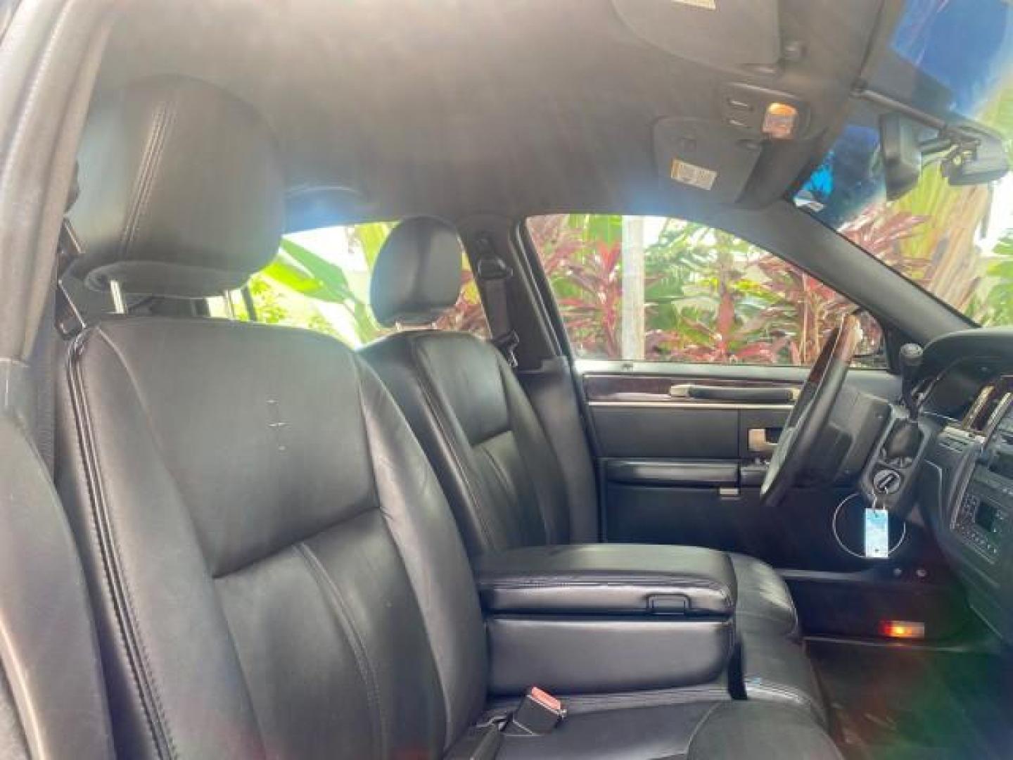 2008 Black /Black Lincoln Town Car Limited LOW MILES 70,308 BLACK (2LNHM82W08X) with an 4.6L SOHC EFI V8 Engine engine, Automatic transmission, located at 4701 North Dixie Hwy, Pompano Beach, FL, 33064, (954) 422-2889, 26.240938, -80.123474 - OUR WEBPAGE FLORIDACARS1.COM HAS OVER 100 PHOTOS AND FREE CARFAX LINK 2008 LINCOLN TOWN CAR SIGNATURE LIMITED VIN: 2LNHM82W08X641102 2 L N H M 8 2 W 0 8 X 6 4 1 1 0 2 SEDAN 4 DR 4.6L V8 F SOHC GASOLINE REAR WHEEL DRIVE Features ABS Brakes Air Conditioning Alloy Wheels AM/FM Stereo Automatic Transmis - Photo#94