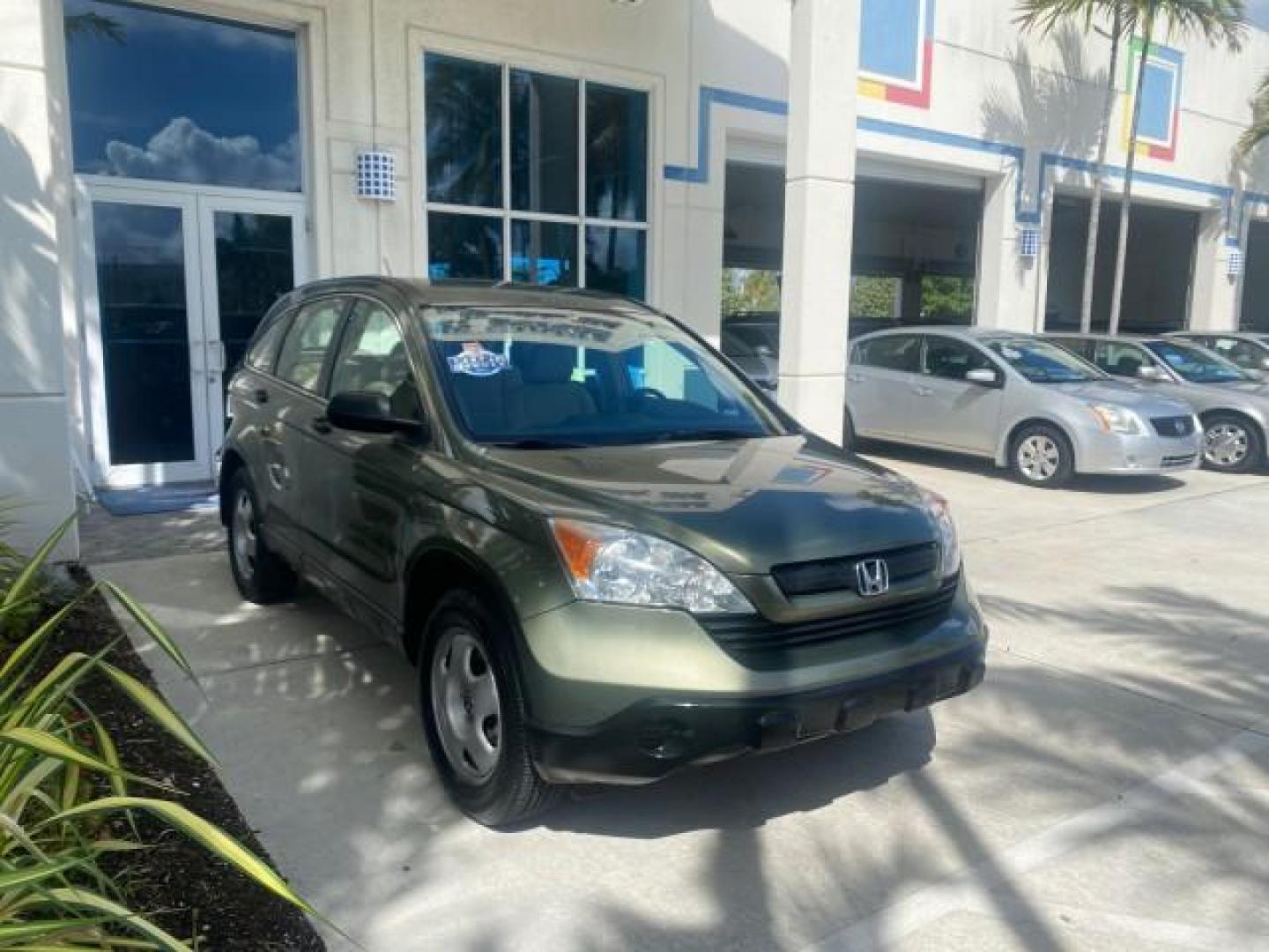 2009 Green Tea Metallic /Ivory Honda CR-V LX 1 OWNER LOW MILES 14,629 (5J6RE38349L) with an 2.4L DOHC MPFI 16-Valve i-VTEC I4 Engine engine, Automatic transmission, located at 4701 North Dixie Hwy, Pompano Beach, FL, 33064, (954) 422-2889, 26.240938, -80.123474 - OUR WEBPAGE FLORIDACARS1.COM HAS OVER 100 PHOTOS AND FREE CARFAX LINK 2009 HONDA CR-V LX VIN: 5J6RE38349L028673 5 J 6 R E 3 8 3 4 9 L 0 2 8 6 7 3 4 DOOR WAGON/SPORT UTILITY 2.4L I4 F DOHC 16V GASOLINE FRONT WHEEL DRIVE Presenting one of the finest Honda CR-V's weve ever listed! This incredible 1-own - Photo#24