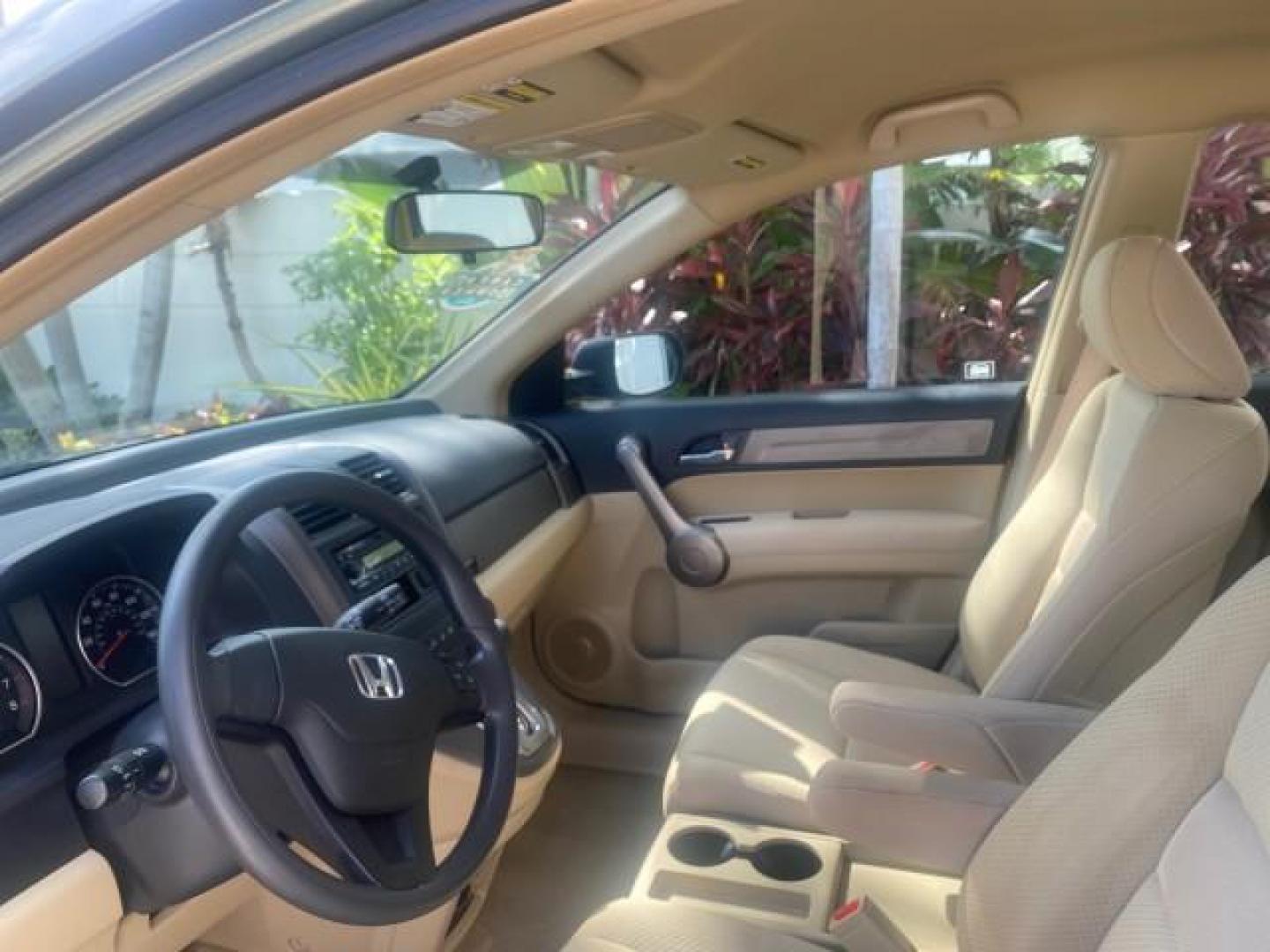 2009 Green Tea Metallic /Ivory Honda CR-V LX 1 OWNER LOW MILES 14,629 (5J6RE38349L) with an 2.4L DOHC MPFI 16-Valve i-VTEC I4 Engine engine, Automatic transmission, located at 4701 North Dixie Hwy, Pompano Beach, FL, 33064, (954) 422-2889, 26.240938, -80.123474 - OUR WEBPAGE FLORIDACARS1.COM HAS OVER 100 PHOTOS AND FREE CARFAX LINK 2009 HONDA CR-V LX VIN: 5J6RE38349L028673 5 J 6 R E 3 8 3 4 9 L 0 2 8 6 7 3 4 DOOR WAGON/SPORT UTILITY 2.4L I4 F DOHC 16V GASOLINE FRONT WHEEL DRIVE Presenting one of the finest Honda CR-V's weve ever listed! This incredible 1-own - Photo#34