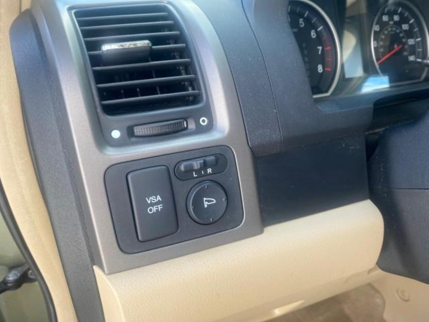 2009 Green Tea Metallic /Ivory Honda CR-V LX 1 OWNER LOW MILES 14,629 (5J6RE38349L) with an 2.4L DOHC MPFI 16-Valve i-VTEC I4 Engine engine, Automatic transmission, located at 4701 North Dixie Hwy, Pompano Beach, FL, 33064, (954) 422-2889, 26.240938, -80.123474 - OUR WEBPAGE FLORIDACARS1.COM HAS OVER 100 PHOTOS AND FREE CARFAX LINK 2009 HONDA CR-V LX VIN: 5J6RE38349L028673 5 J 6 R E 3 8 3 4 9 L 0 2 8 6 7 3 4 DOOR WAGON/SPORT UTILITY 2.4L I4 F DOHC 16V GASOLINE FRONT WHEEL DRIVE Presenting one of the finest Honda CR-V's weve ever listed! This incredible 1-own - Photo#41